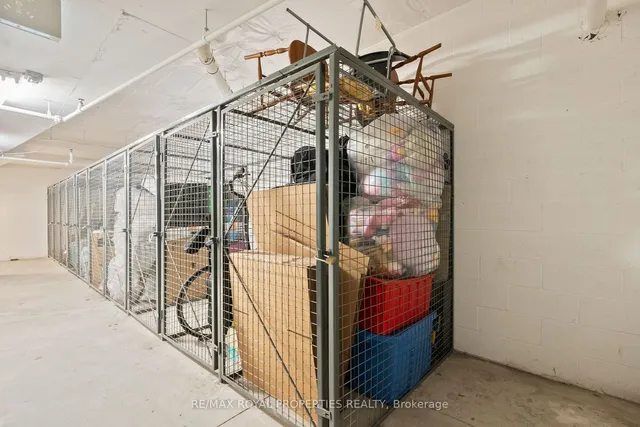 Additional property image - 5240 Dundas St Unit B201