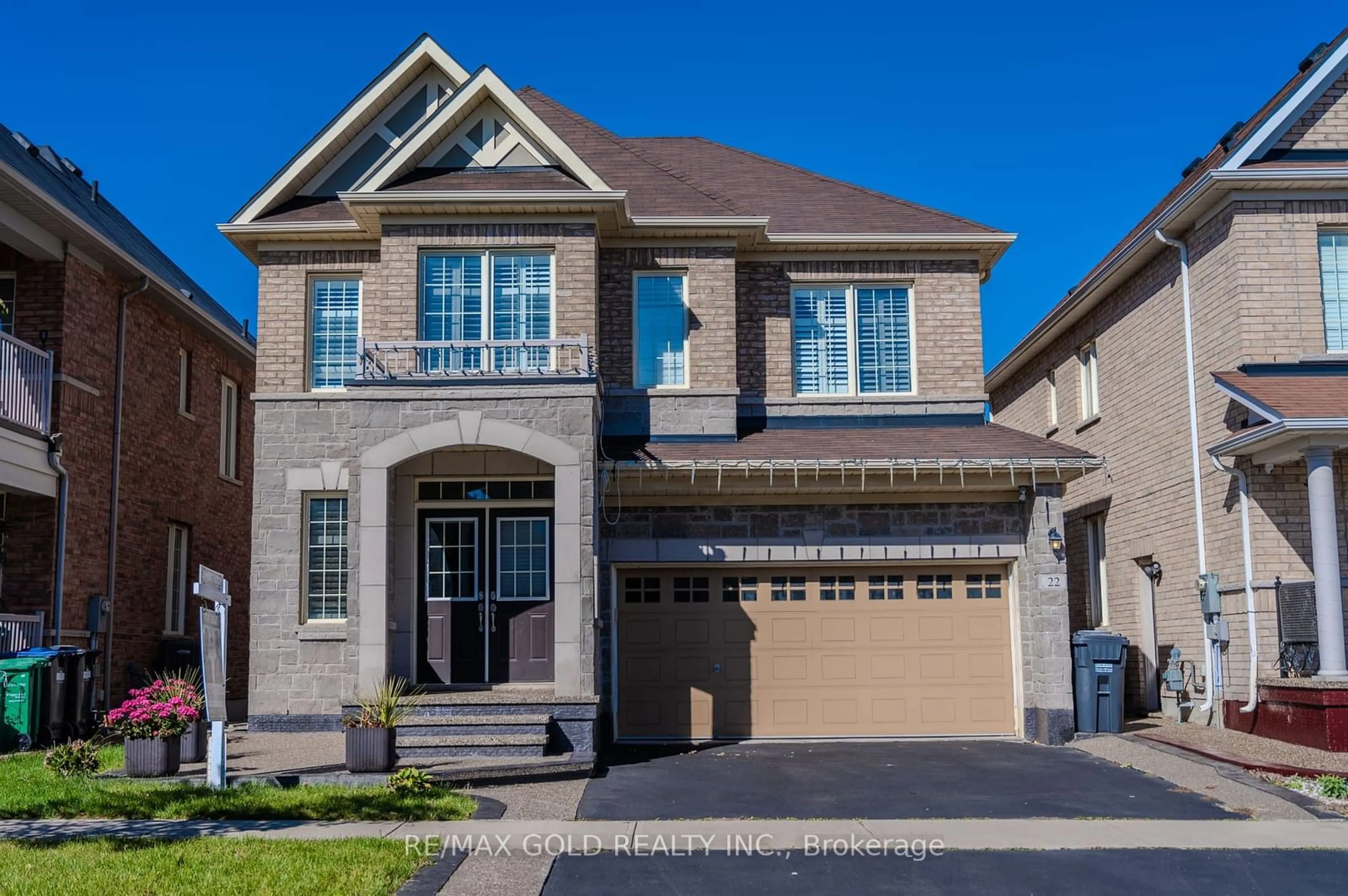 Home with brick exterior material for 22 Ripple St, Brampton Ontario L6R 3S5