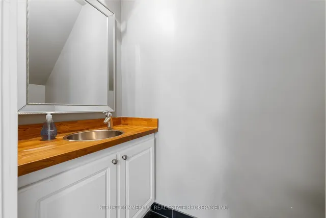 Additional property image - 3635 Dundas St