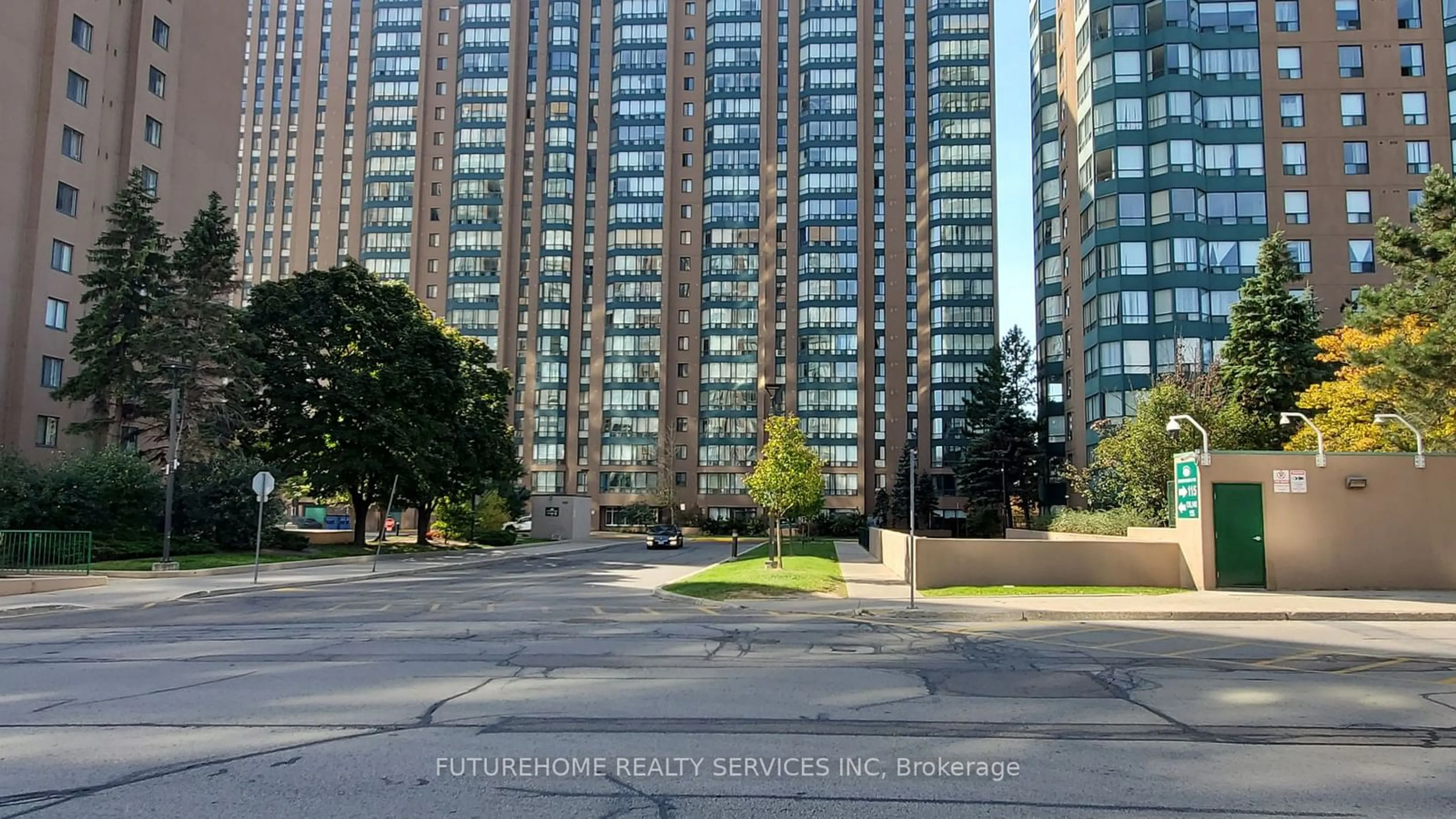 A pic from exterior of the house or condo, the street view for 155 Hillcrest Ave #514, Mississauga Ontario L5B 3Z2