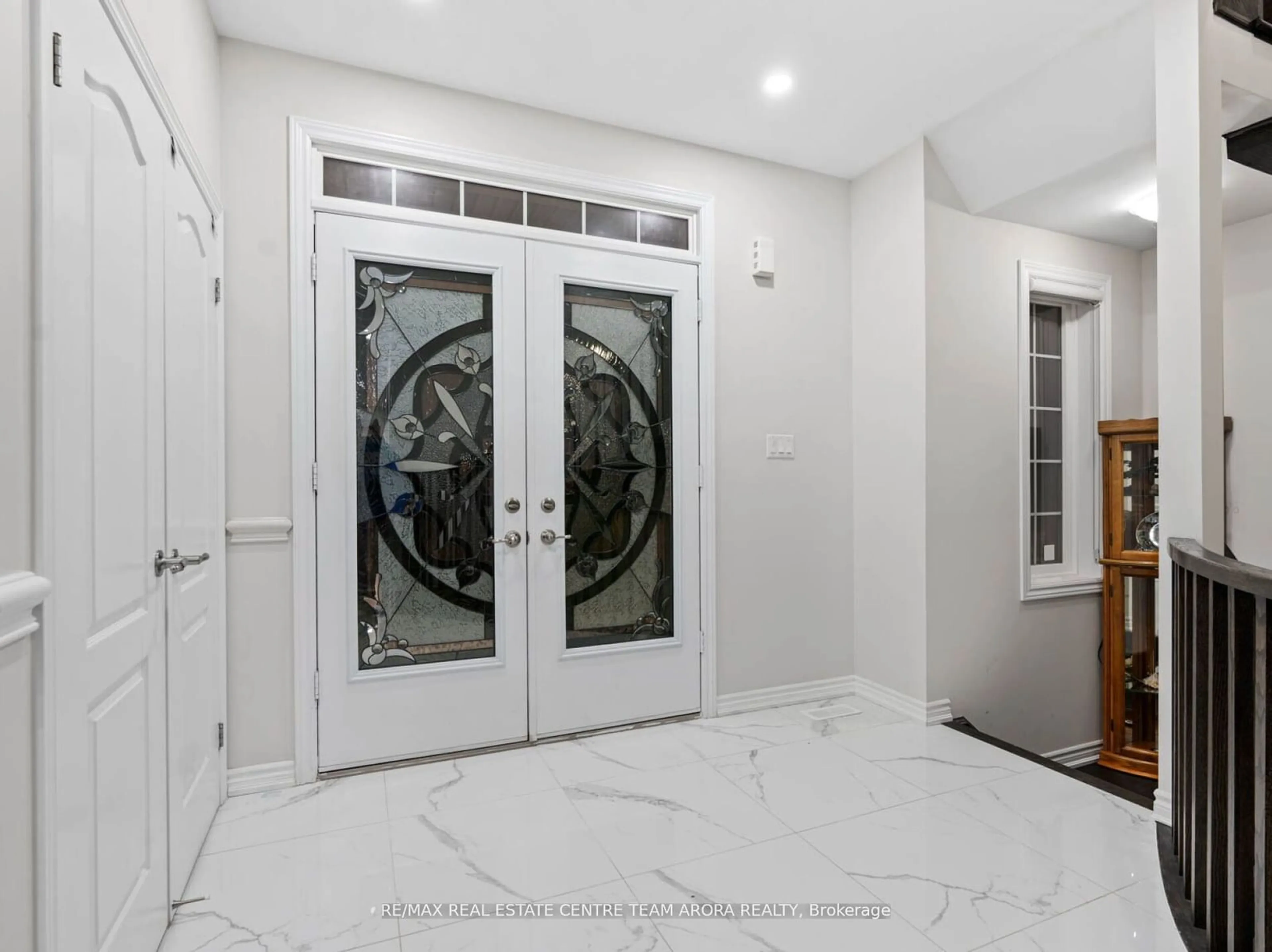 Indoor entryway, wood floors for 44 Yarmouth St, Brampton Ontario L7A 4X4