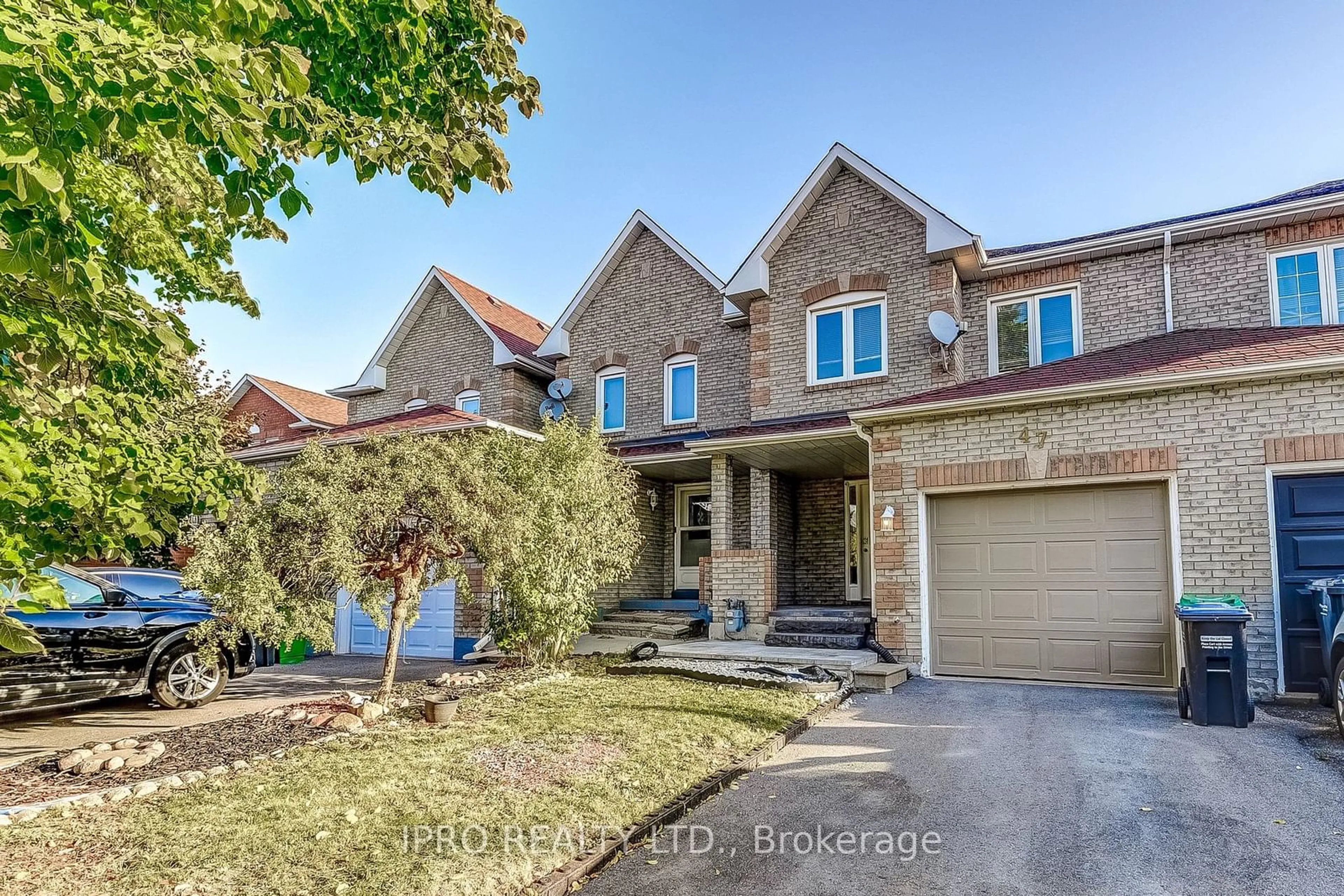 Frontside or backside of a home, the street view for 47 Muirland Cres, Brampton Ontario L6X 4P4