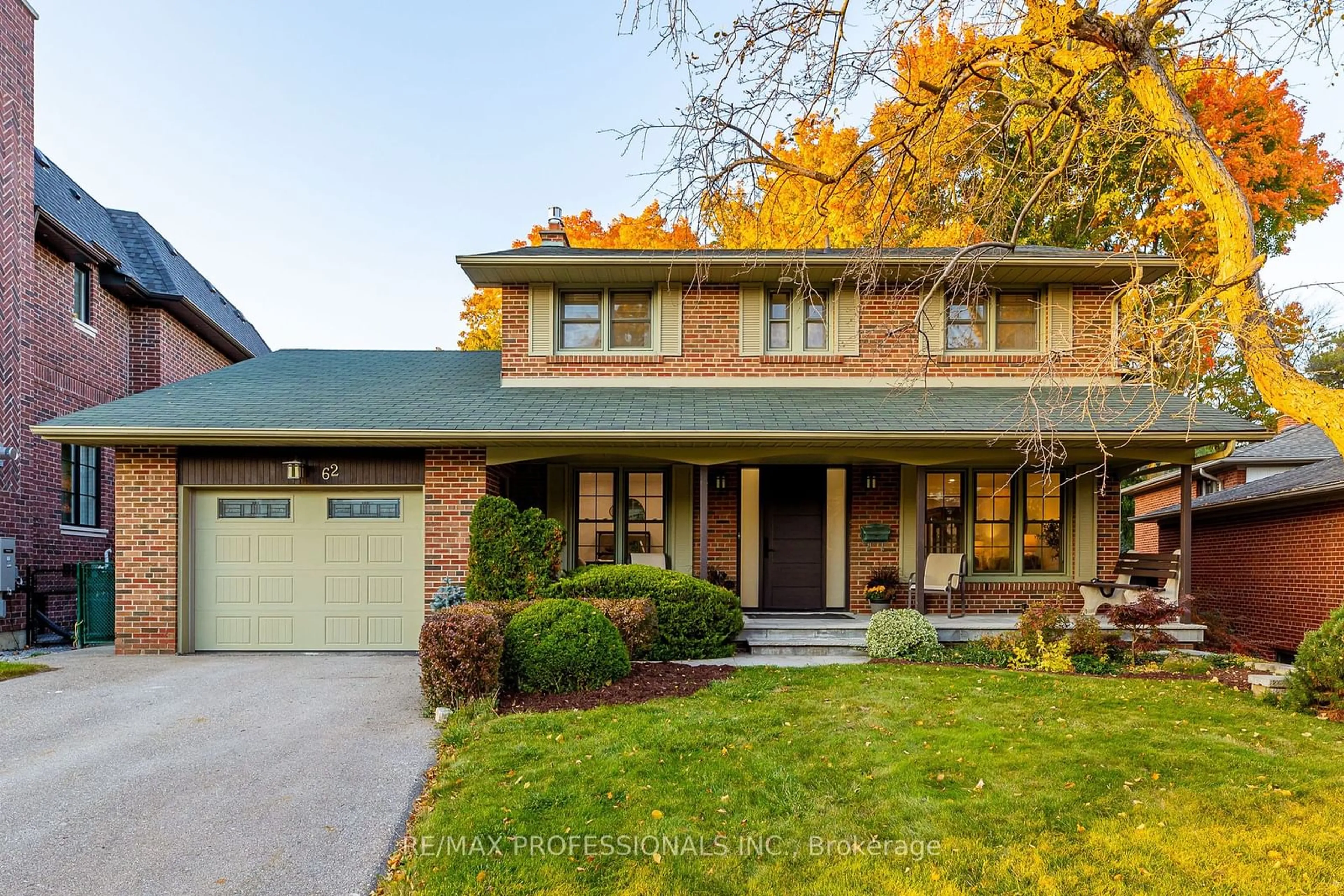 Home with brick exterior material for 62 Hunting Rdge, Toronto Ontario M9R 1B9