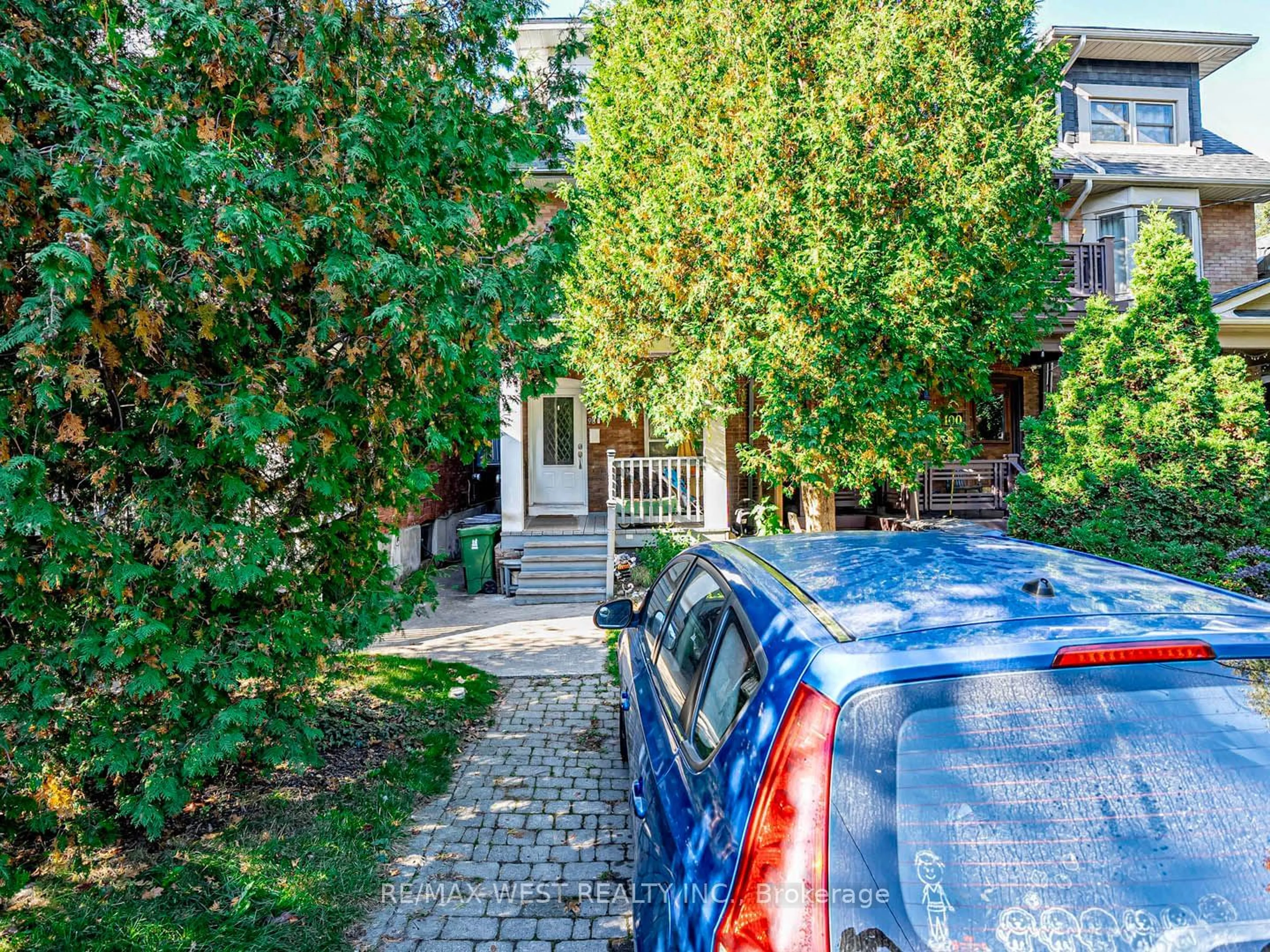 Frontside or backside of a home, the street view for 98 Glendale Ave, Toronto Ontario M6R 2T2