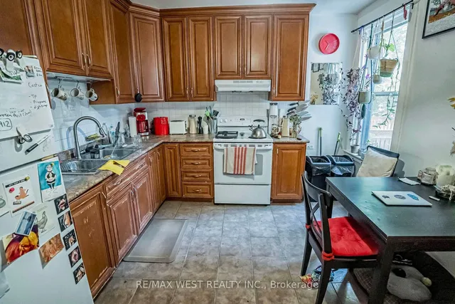 Additional property image - 98 Glendale Ave