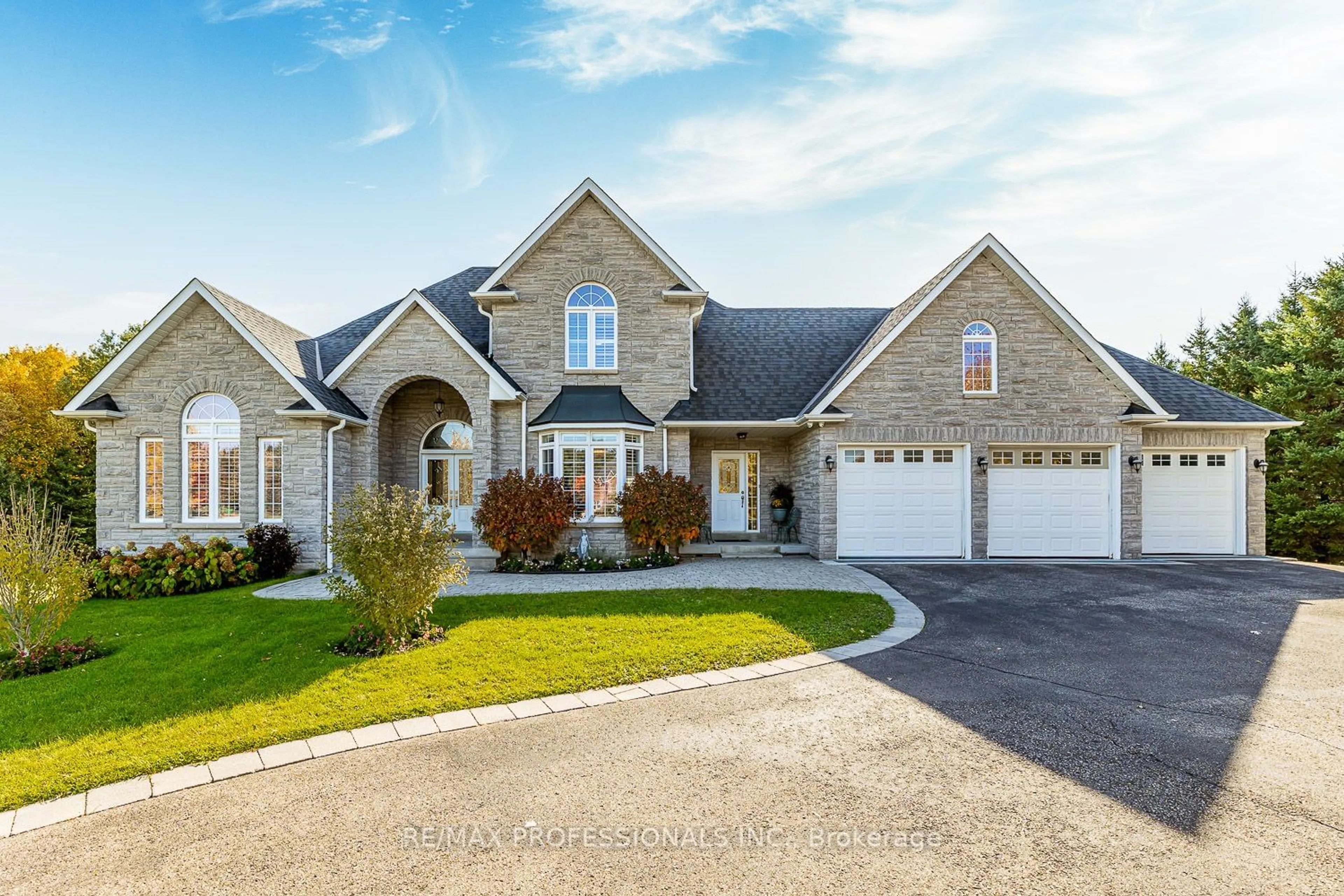 Frontside or backside of a home, cottage for 63 Rowley Dr, Caledon Ontario L7E 0C6