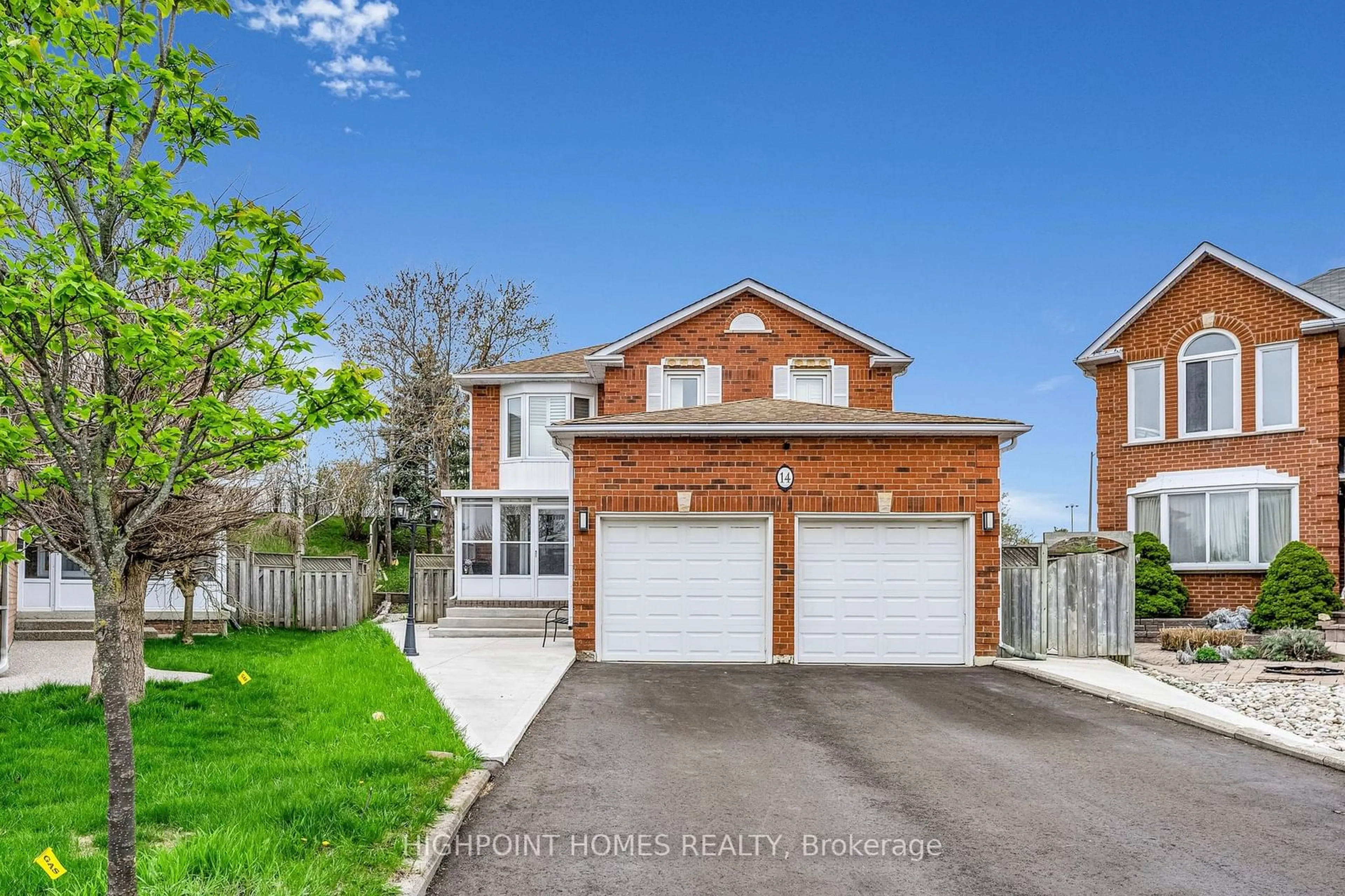 Frontside or backside of a home, cottage for 14 Large Crt, Brampton Ontario L6S 5V2