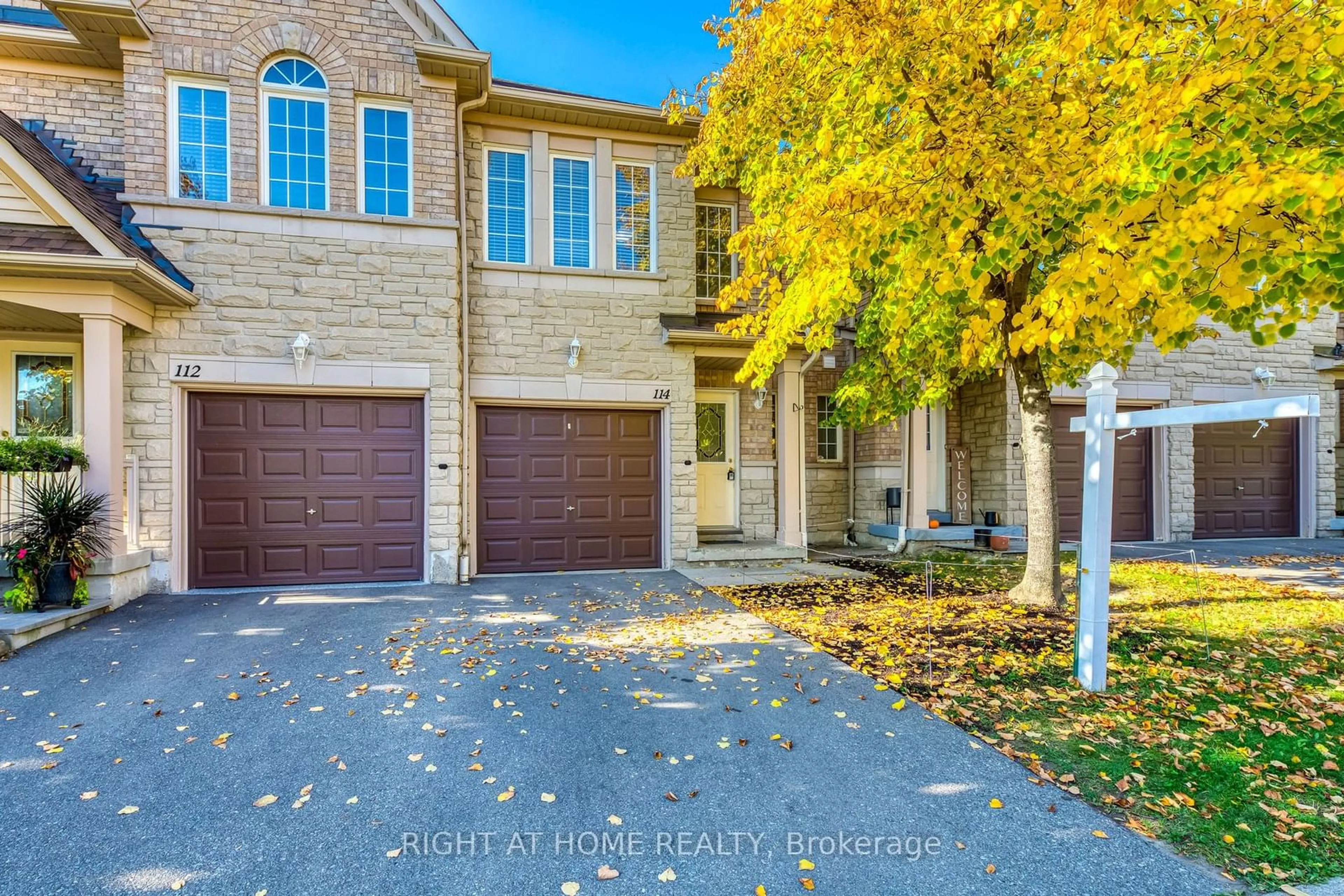 A pic from exterior of the house or condo, the street view for 5260 MCFARREN Blvd #114, Mississauga Ontario L5M 7J1