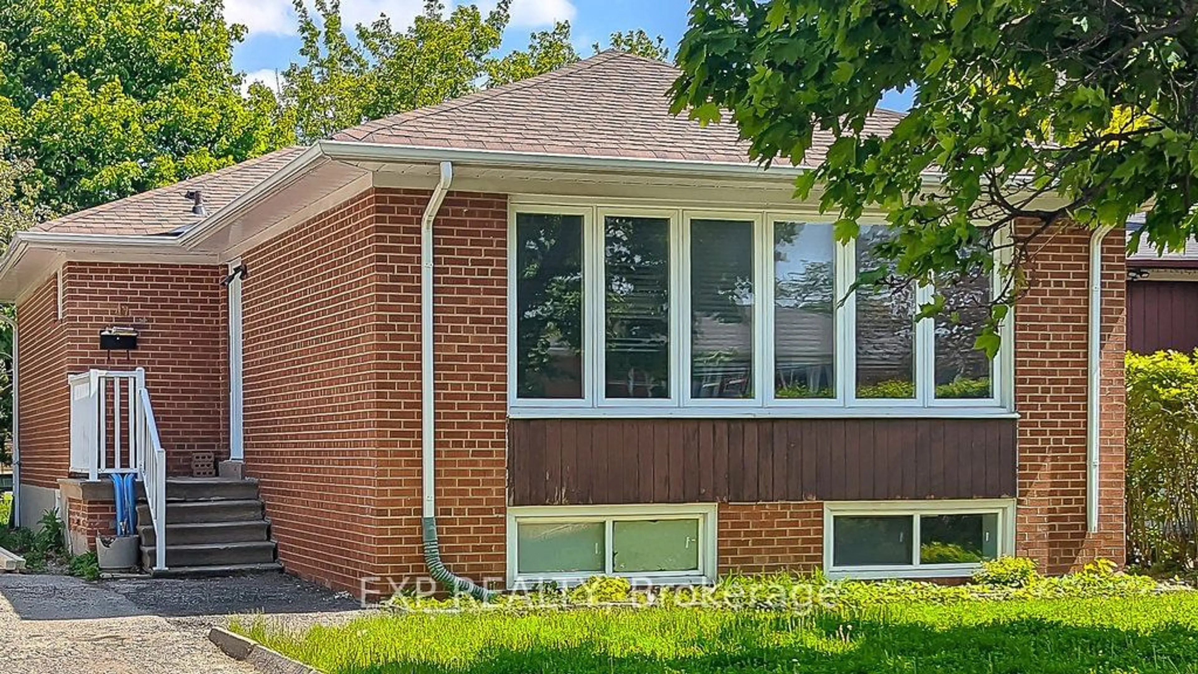 Home with brick exterior material for 47 Brisco St, Brampton Ontario L6V 1X1