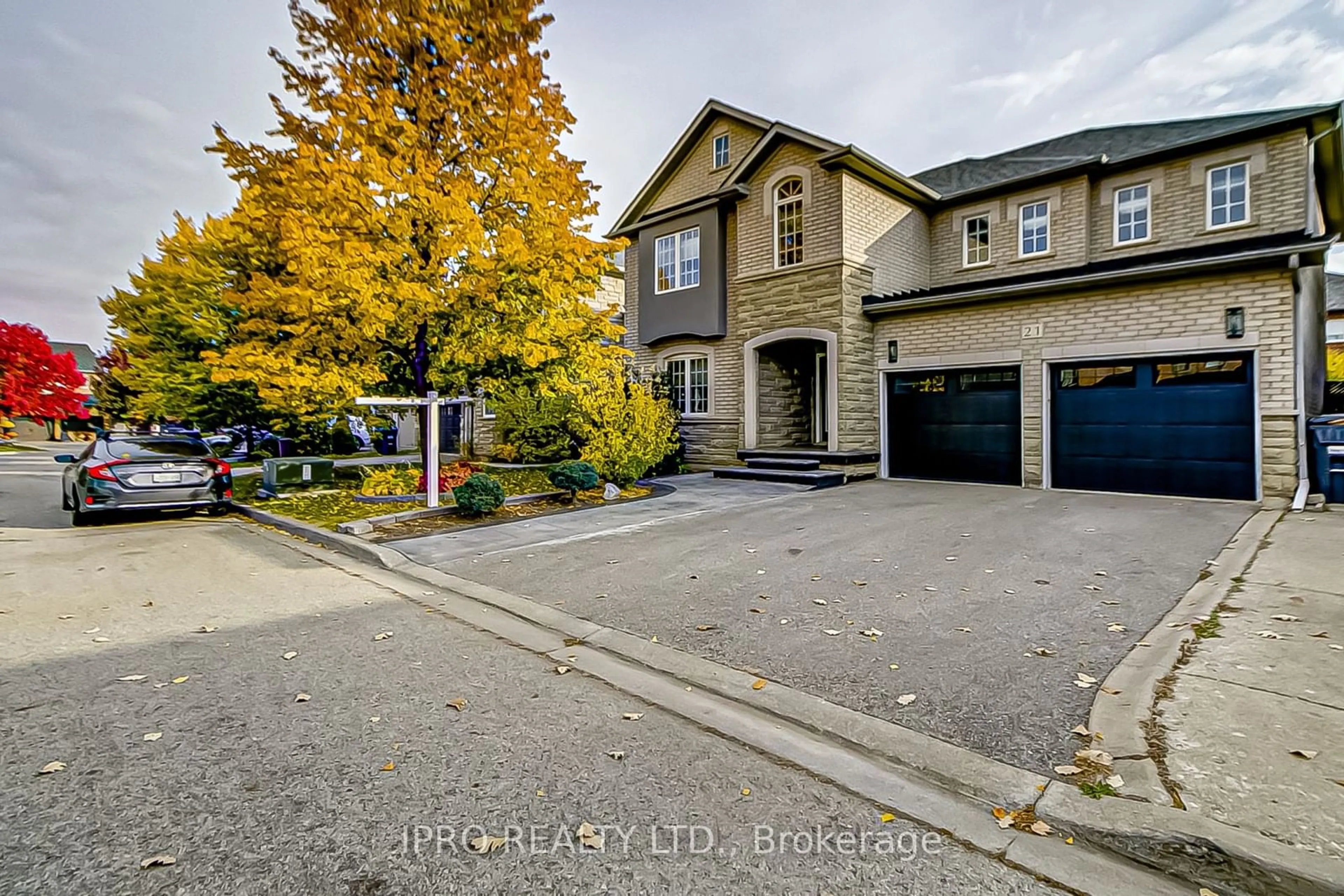 Frontside or backside of a home, the street view for 21 Sawston Circ, Brampton Ontario L7A 2N7