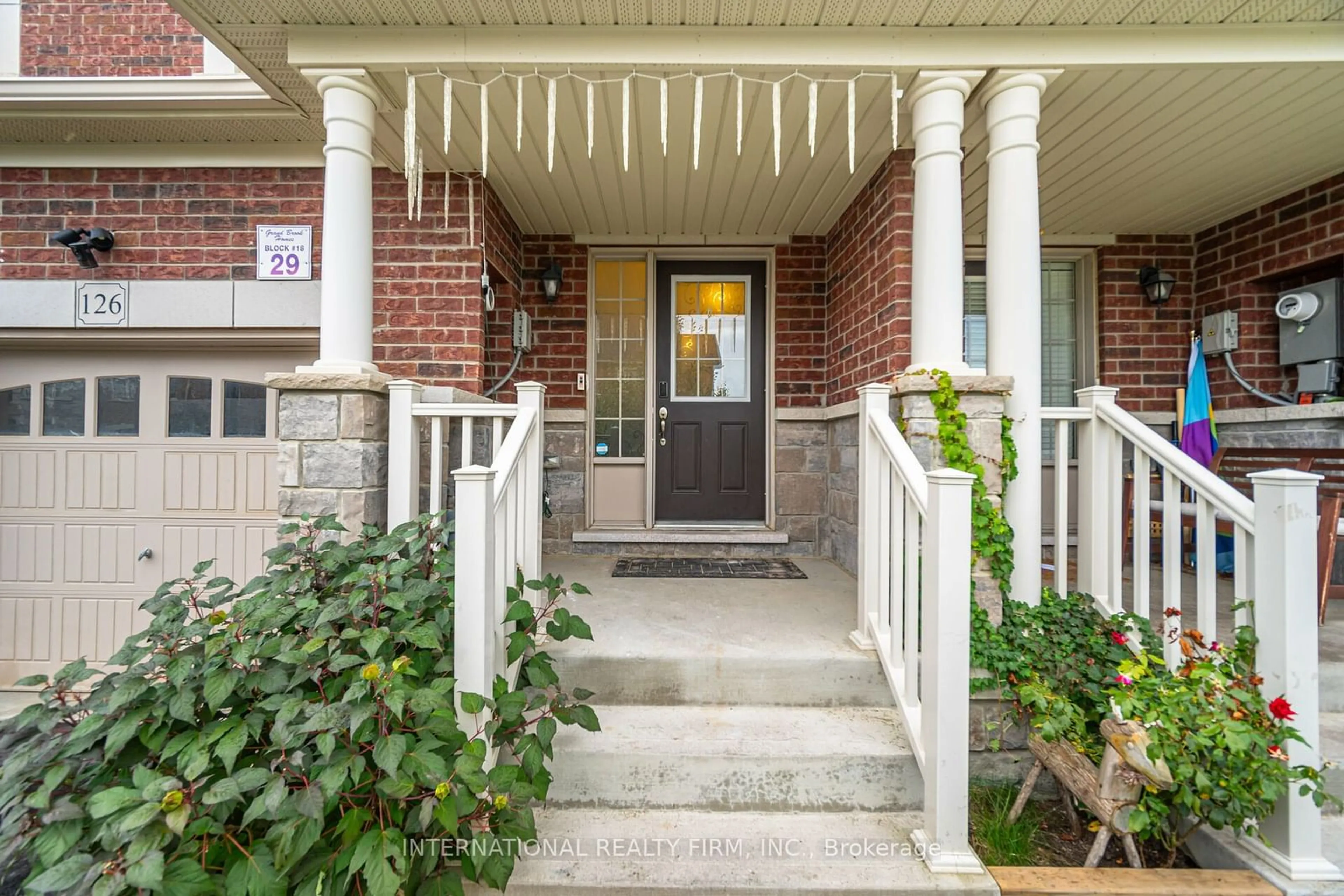 Indoor entryway, wood floors for 126 Agava Cres, Brampton Ontario L7A 4R9