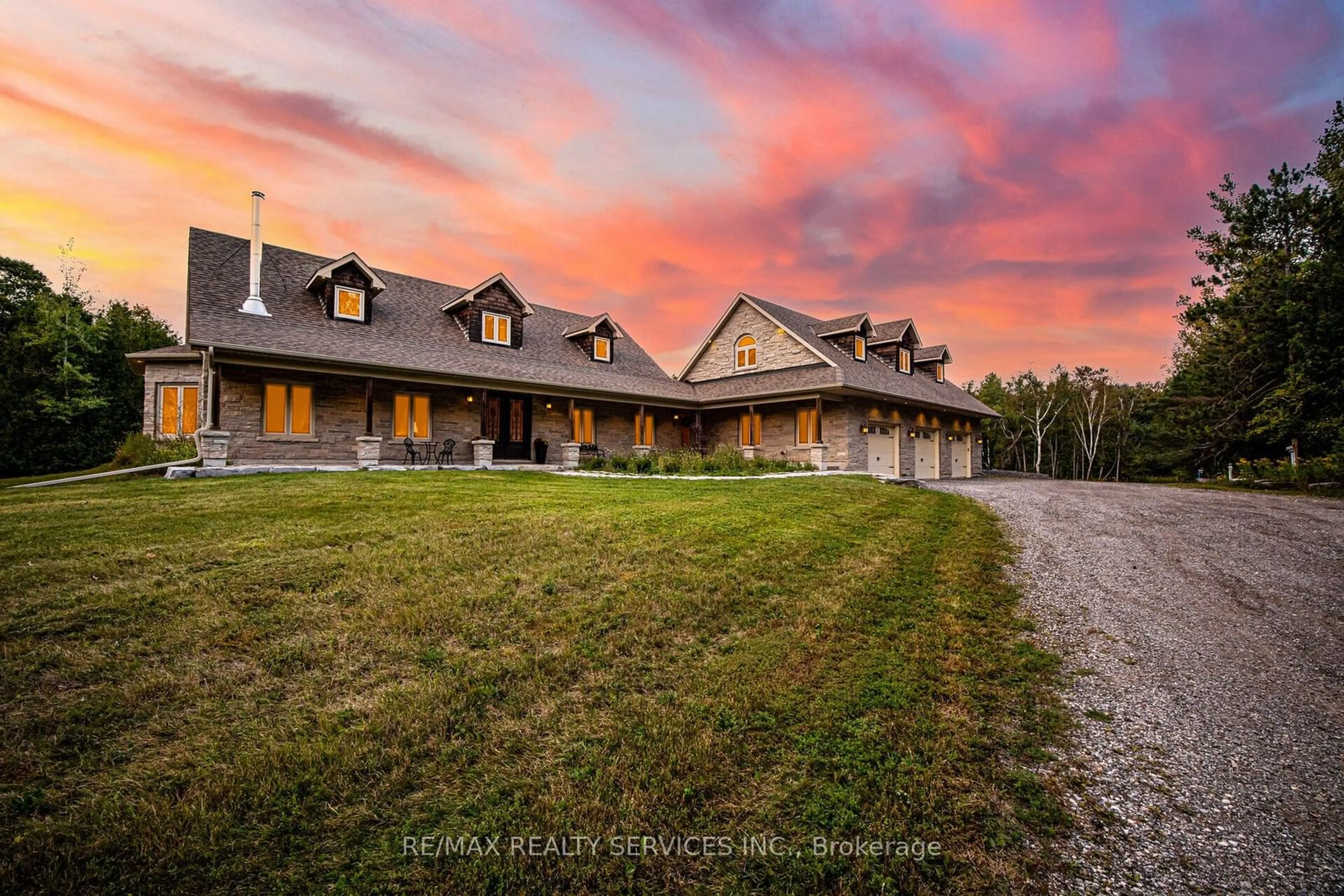 A pic from exterior of the house or condo, cottage for 18873 Heart Lake Rd, Caledon Ontario L7K 2A5