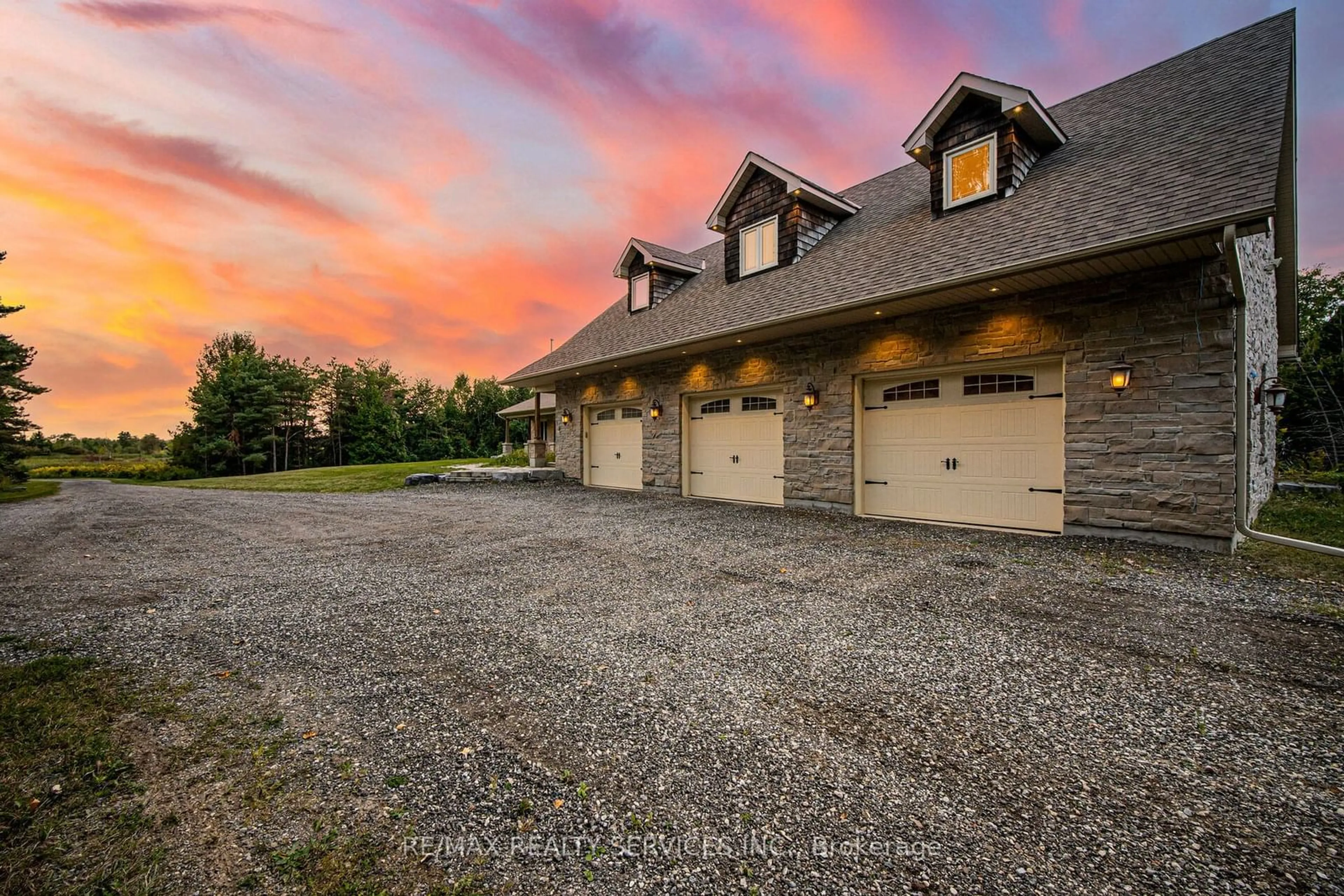 Indoor garage, cement floor for 18873 Heart Lake Rd, Caledon Ontario L7K 2A5