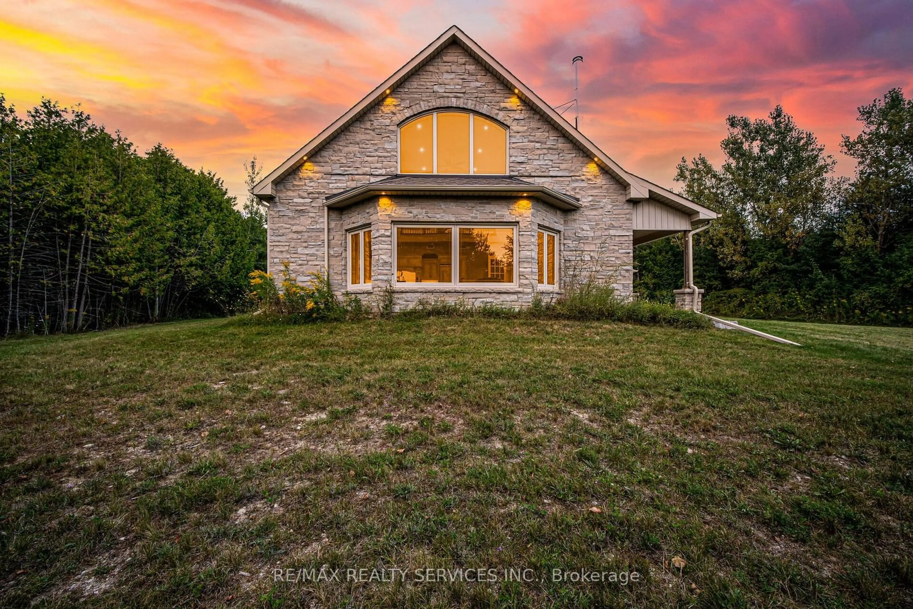 Frontside or backside of a home, cottage for 18873 Heart Lake Rd, Caledon Ontario L7K 2A5