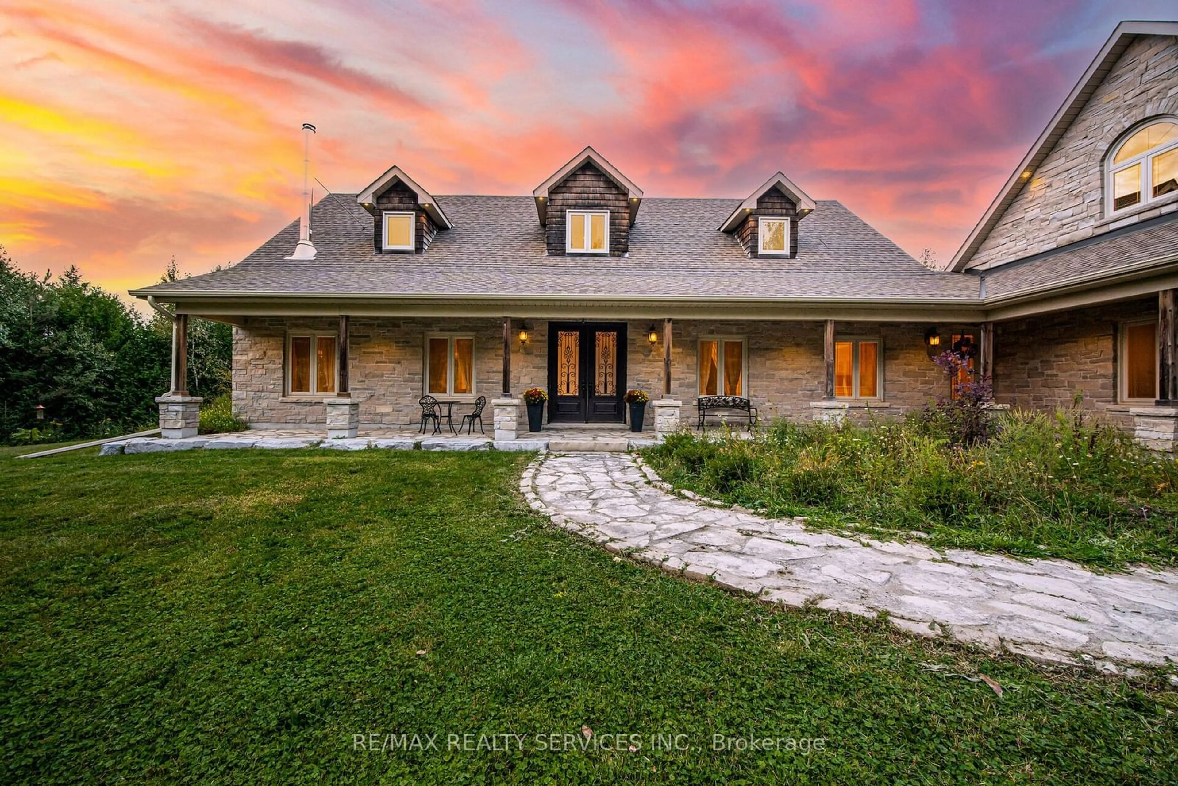 Frontside or backside of a home, cottage for 18873 Heart Lake Rd, Caledon Ontario L7K 2A5