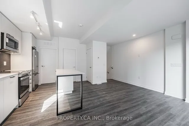 Additional property image - 10 Ed Clark Gdns Unit 4