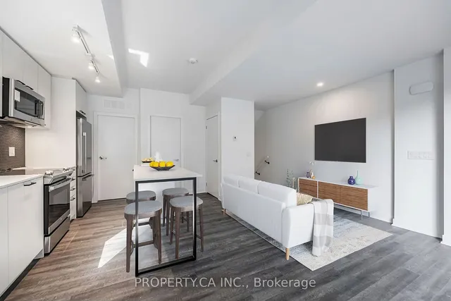 Additional property image - 10 Ed Clark Gdns Unit 4