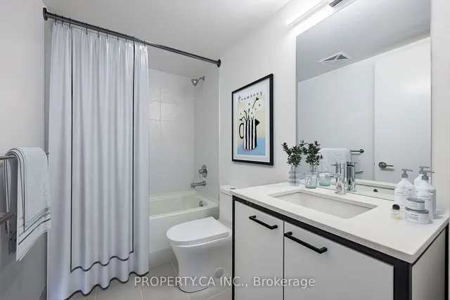 Additional property image - 10 Ed Clark Gdns Unit 4