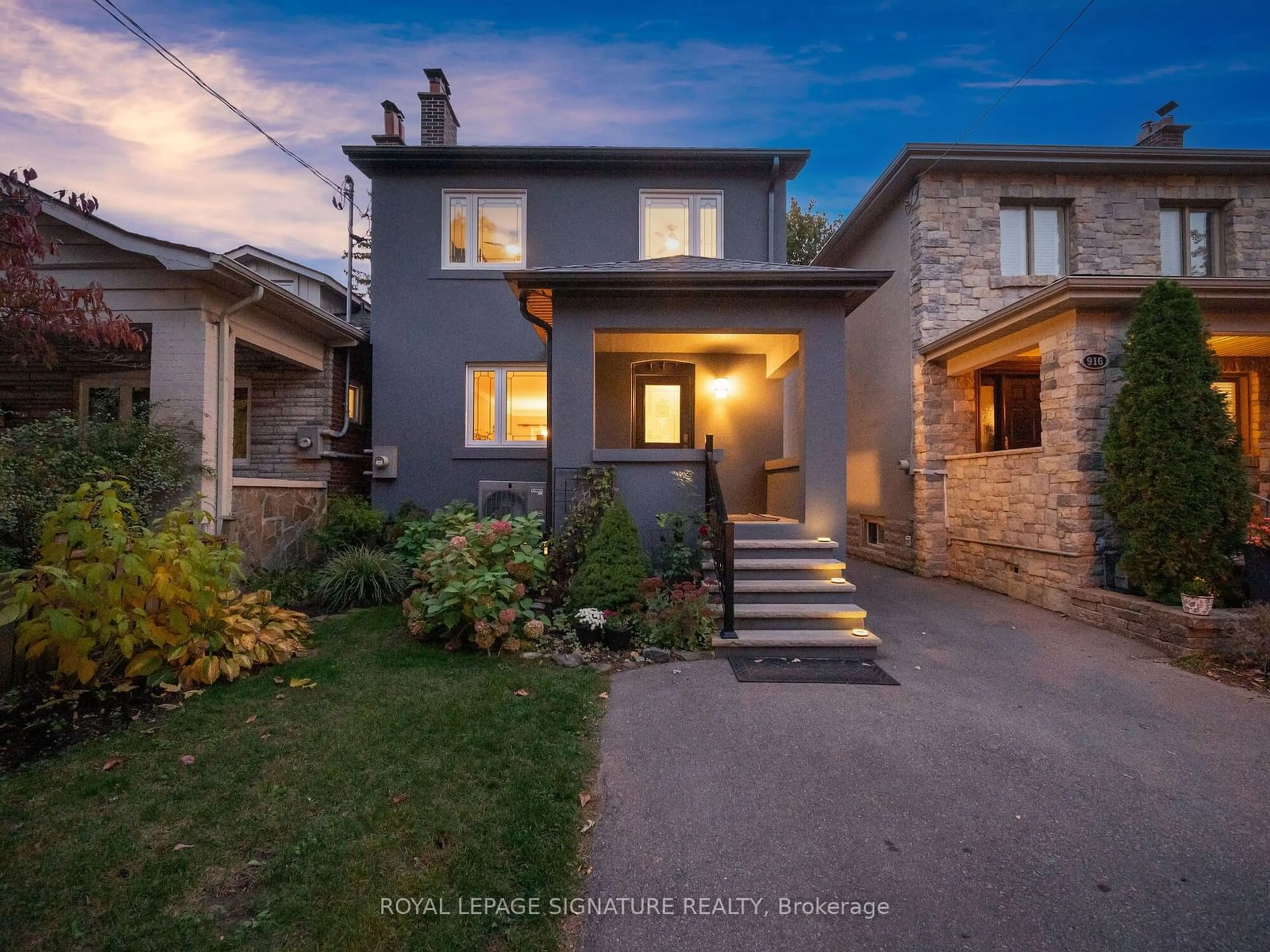 Frontside or backside of a home, cottage for 914 Royal York Rd, Toronto Ontario M8Y 2V7