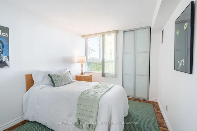 Additional property image - 5280 Lakeshore Rd Unit 105
