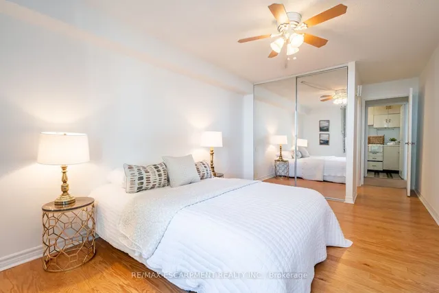 Additional property image - 5280 Lakeshore Rd Unit 105