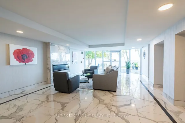Additional property image - 5280 Lakeshore Rd Unit 105