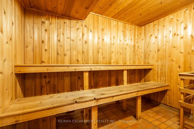 Additional property image - 5280 Lakeshore Rd Unit 105