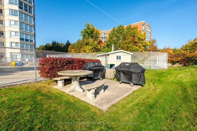 Additional property image - 5280 Lakeshore Rd Unit 105