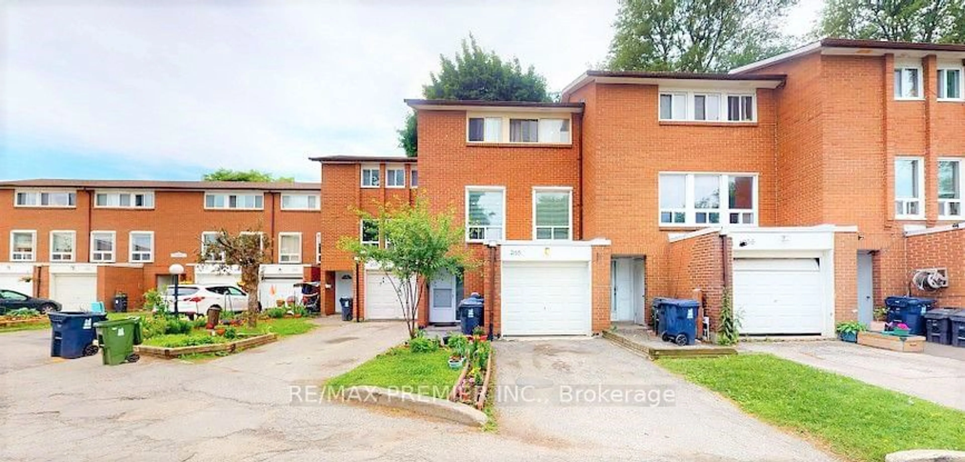 A pic from exterior of the house or condo, the street view for 1601 Albion Rd #265, Toronto Ontario M9V 1T4