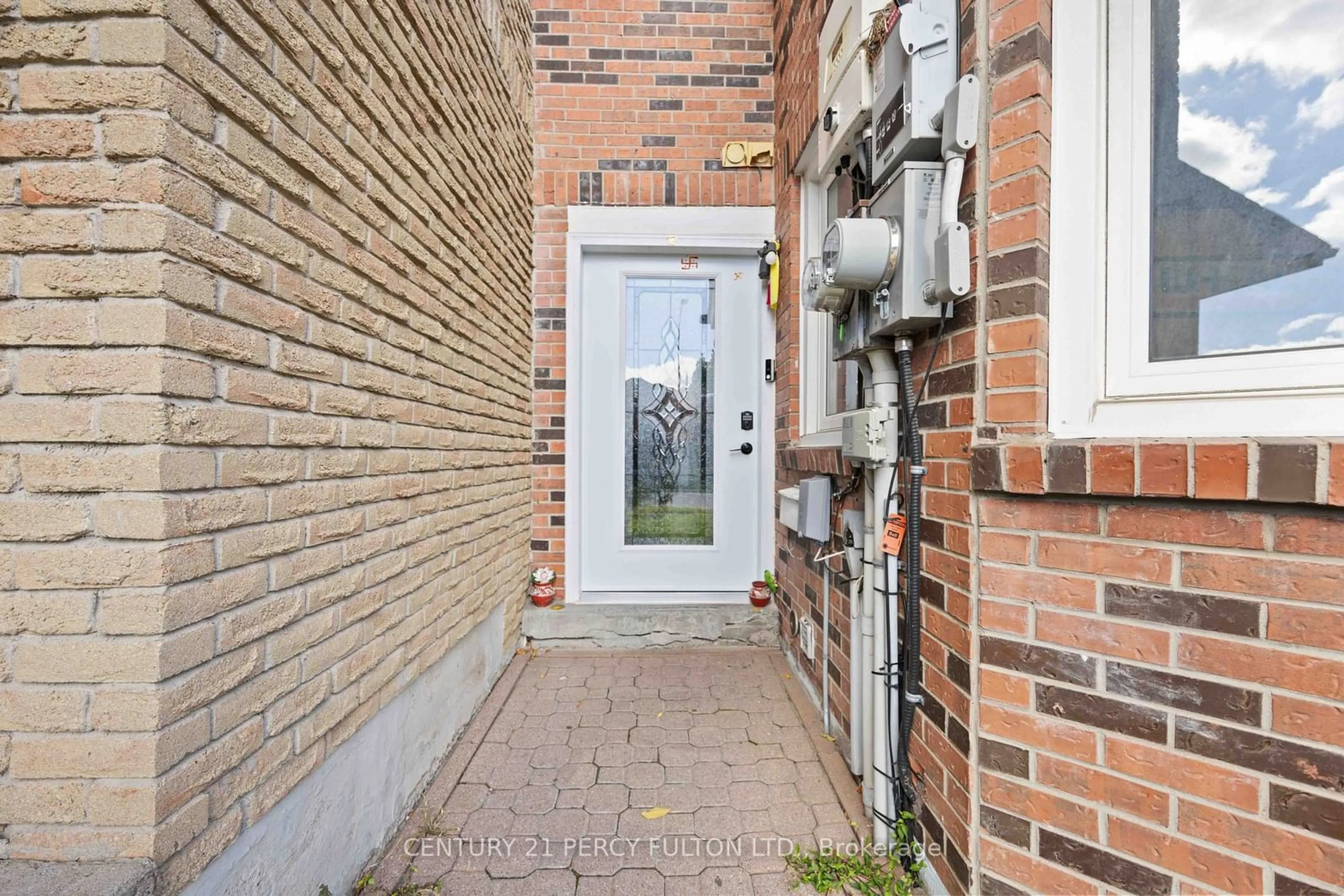 Indoor entryway, ceramic floors for 47 Woolenscote Circ, Toronto Ontario M9V 4R6