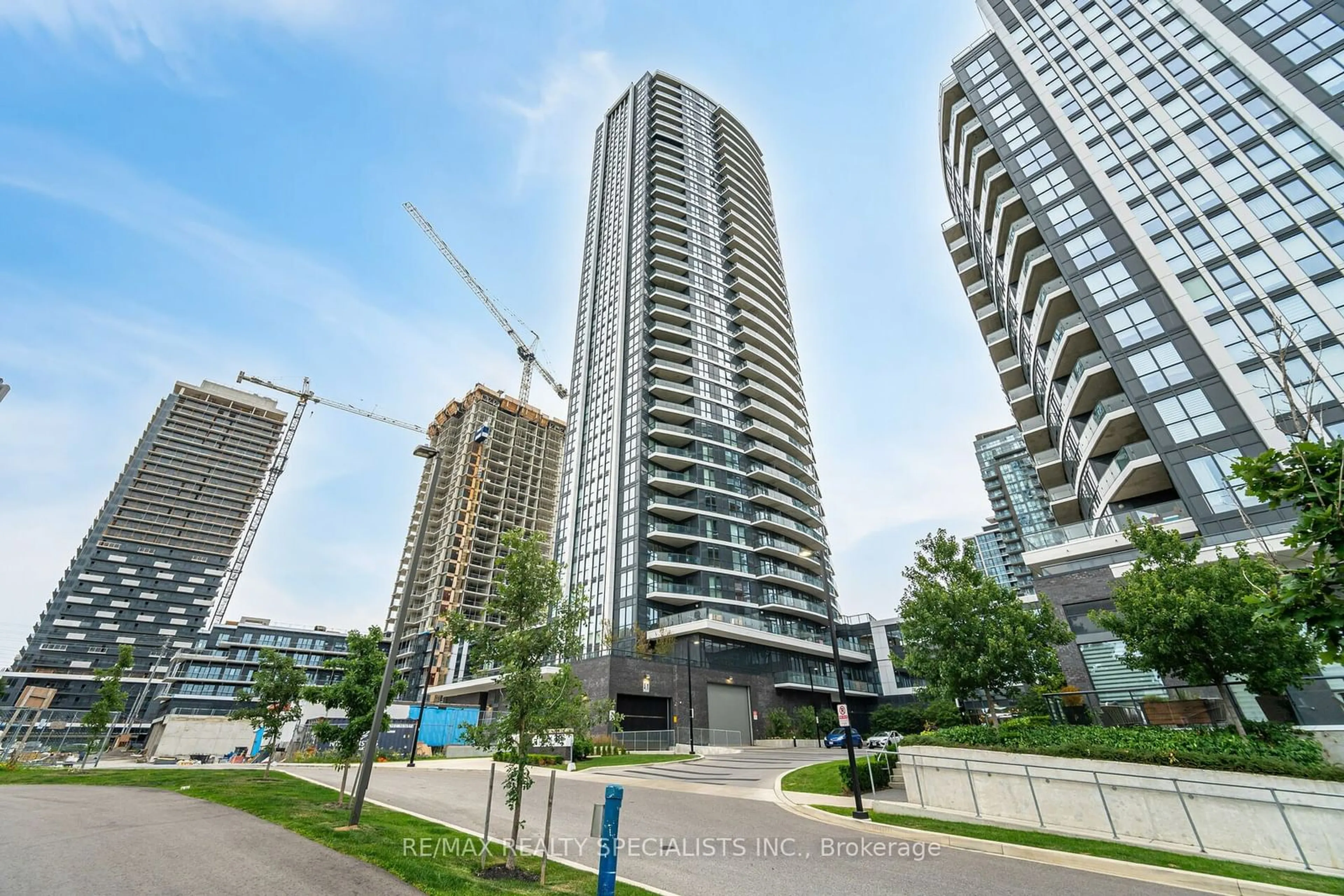 A pic from exterior of the house or condo, the view of city buildings for 35 Watergarden Dr #2415, Mississauga Ontario L5R 0G8