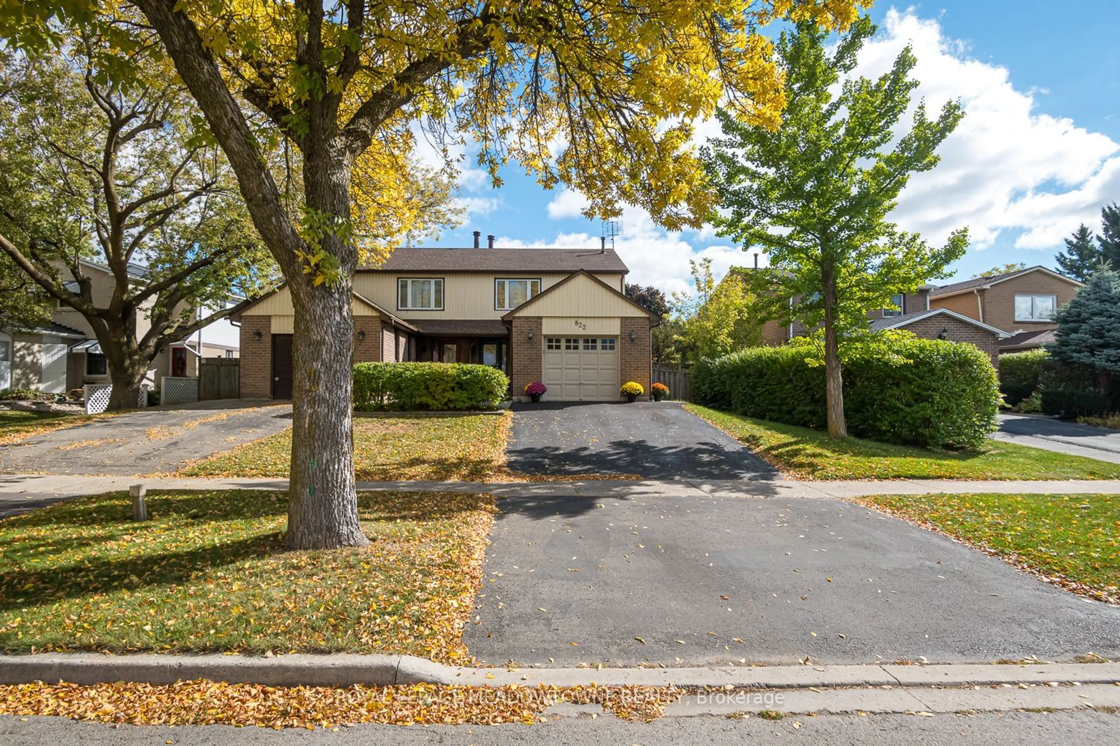 A pic from exterior of the house or condo, the street view for 822 Laurier Ave, Milton Ontario L9T 4H1