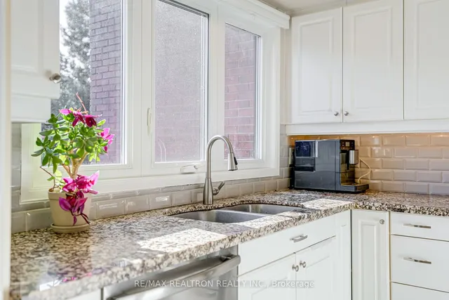 Additional property image - 1755 Rathburn Rd Unit 18