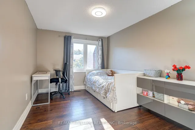Additional property image - 1755 Rathburn Rd Unit 18