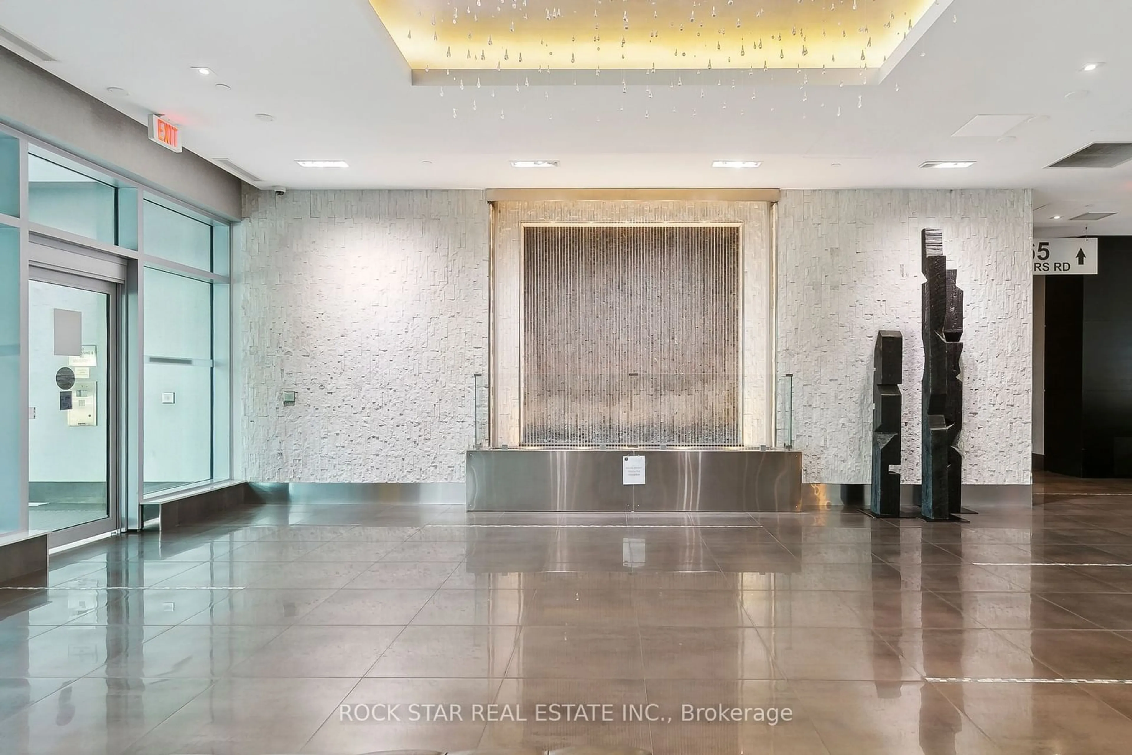 Indoor lobby, cement floor for 65 Speers Rd #705, Oakville Ontario L6K 0J1