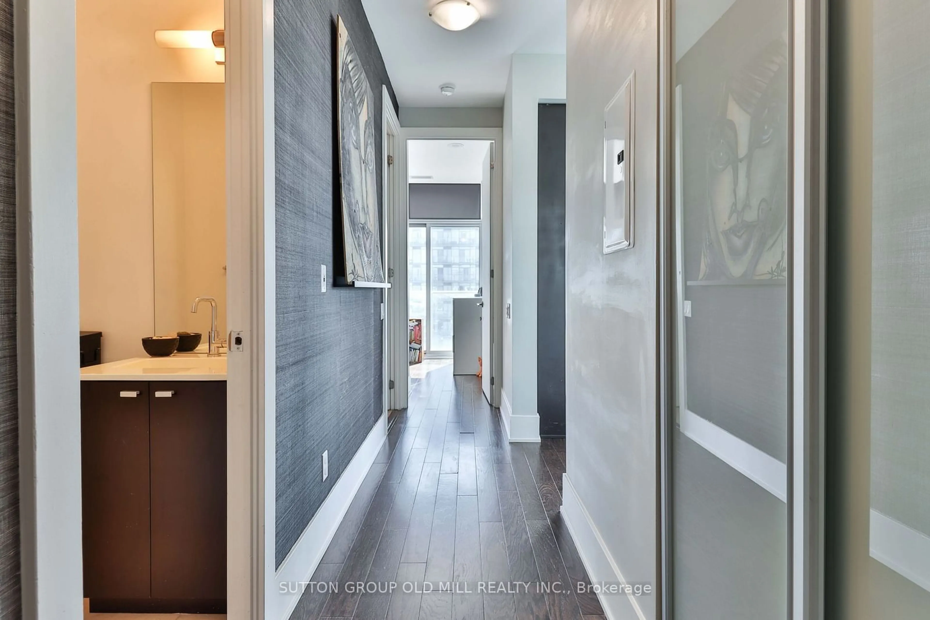 Indoor entryway, wood floors for 103 The Queensway #Ph2911, Toronto Ontario M6S 5B3