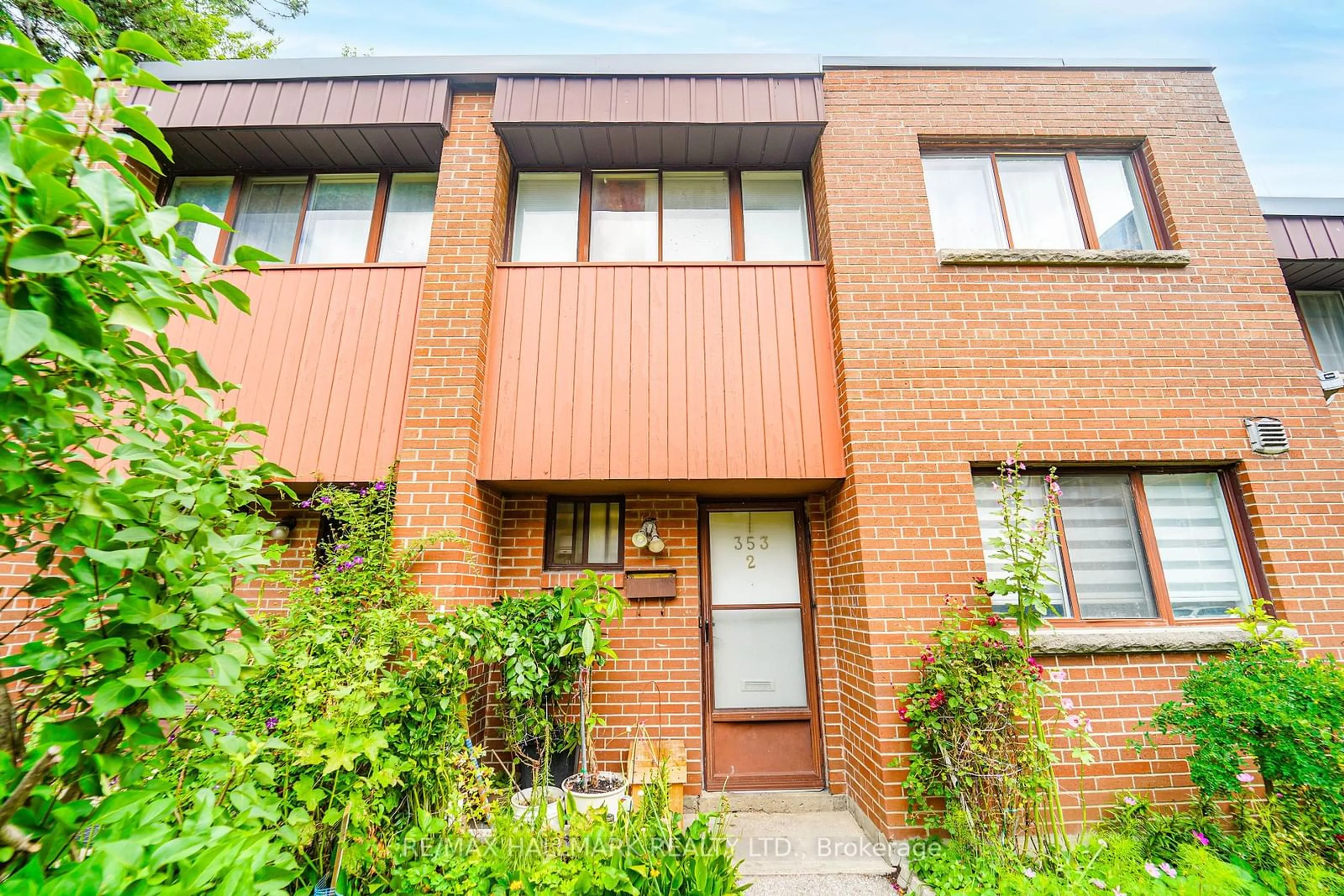 Home with brick exterior material for 353 DRIFTWOOD Ave ##2, Toronto Ontario M3N 2P2