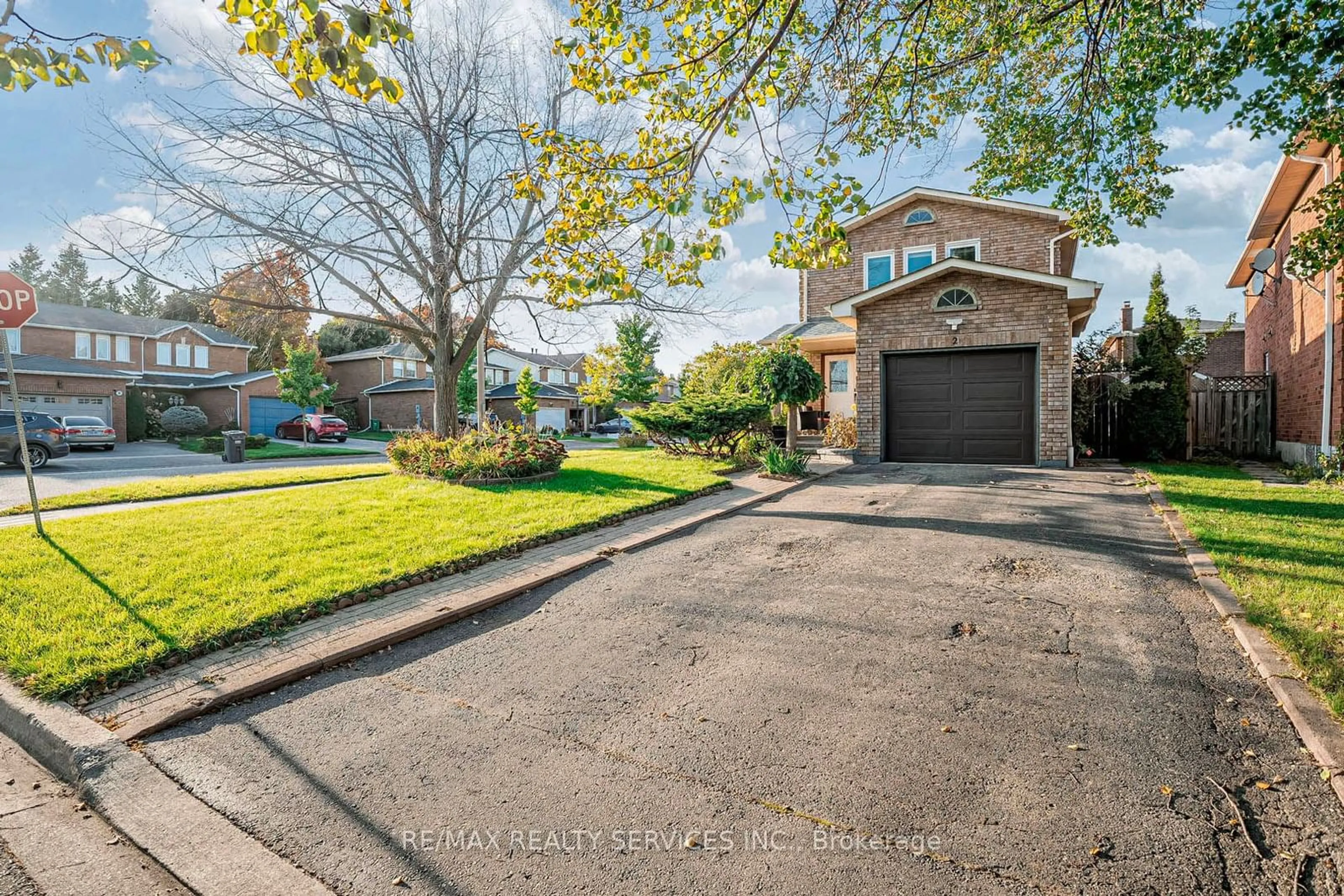 Frontside or backside of a home, the street view for 2 Langholm Crt, Brampton Ontario L6Z 2Y1