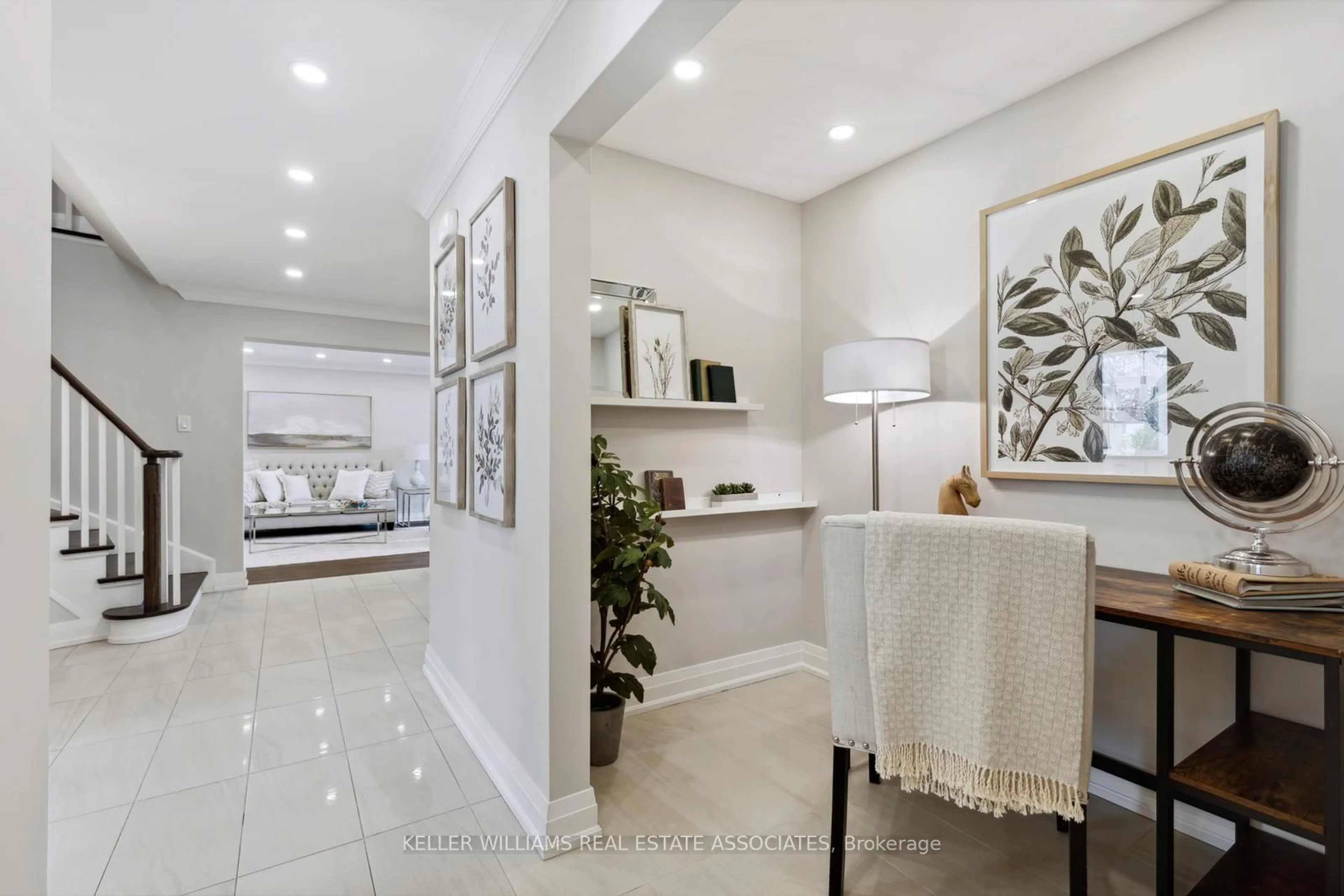 Contemporary bathroom, ceramic floors for 1724 Medallion Crt, Mississauga Ontario L5J 4G2