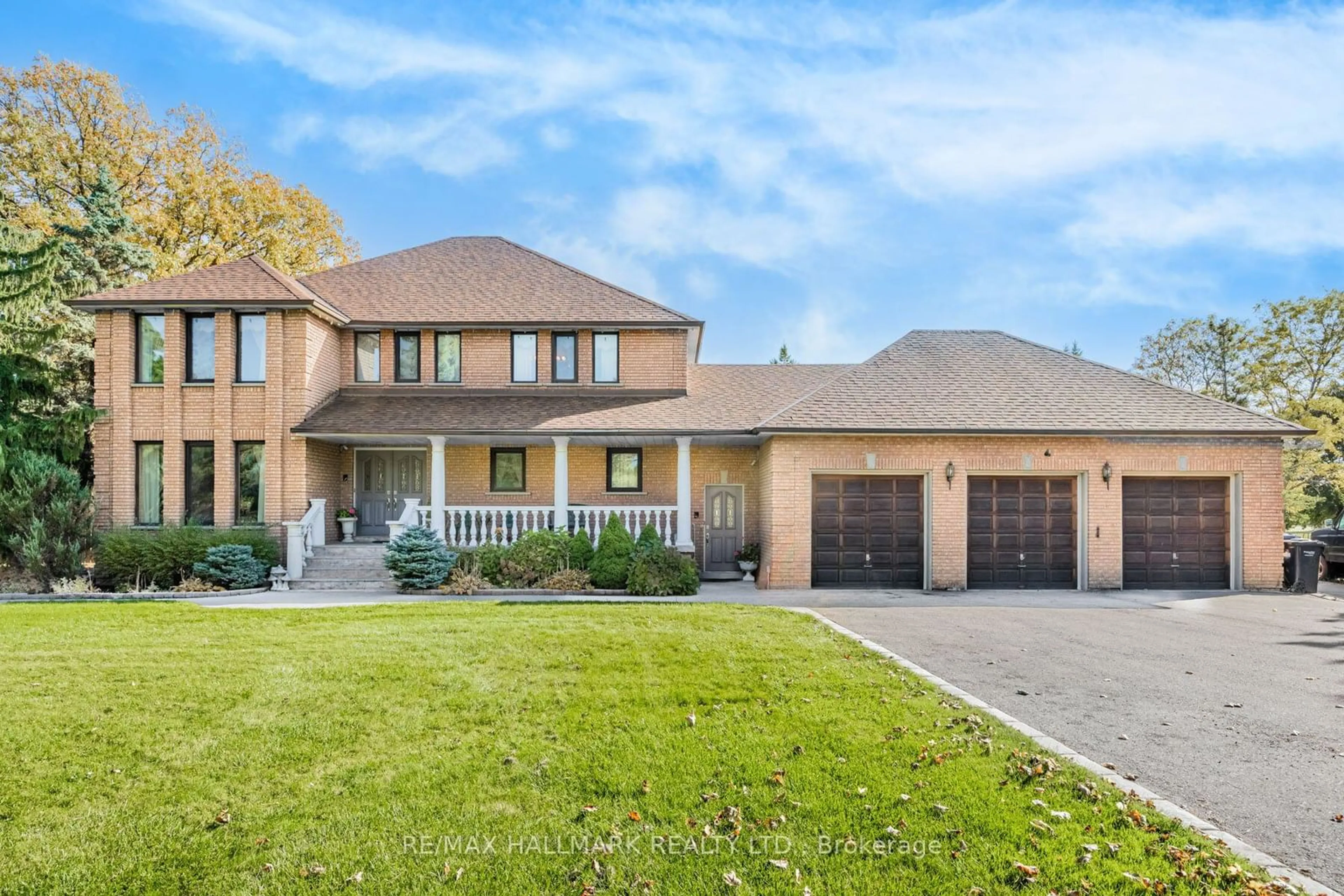 Home with brick exterior material for 8 Ryckman Lane, Brampton Ontario L6P 0C8