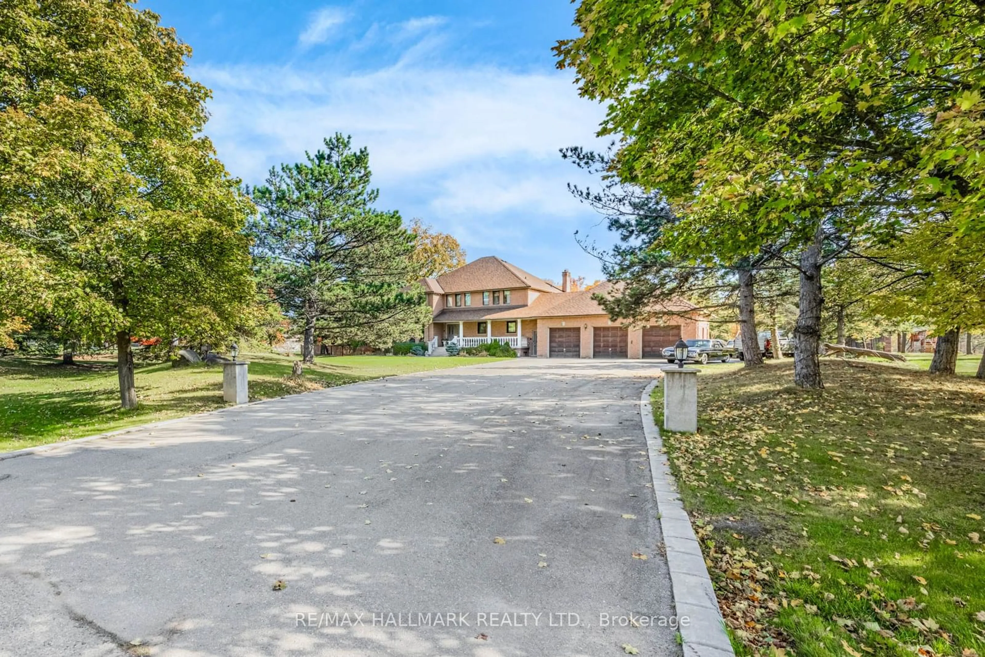 A pic from exterior of the house or condo, the street view for 8 Ryckman Lane, Brampton Ontario L6P 0C8