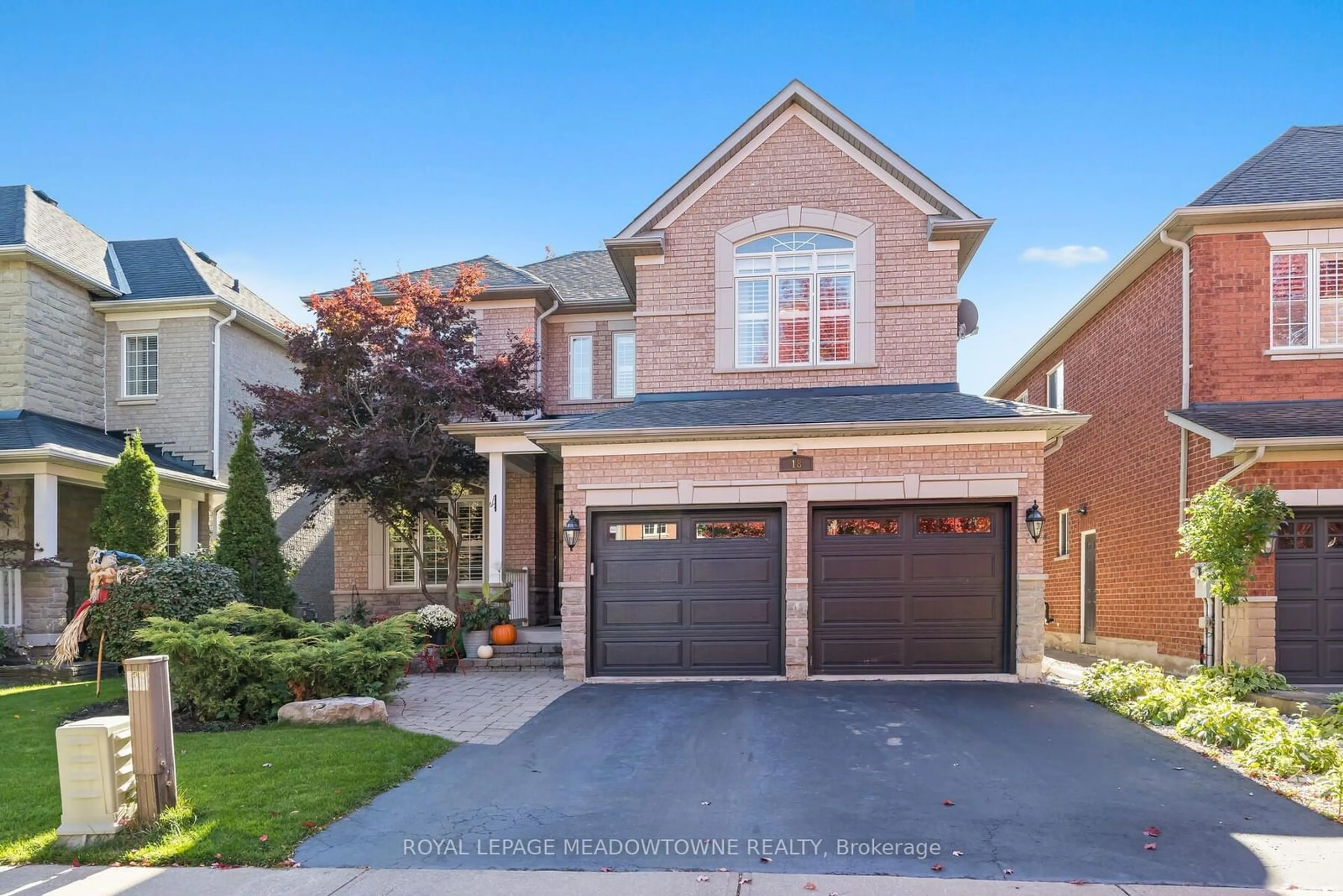 Home with brick exterior material for 18 North Ridge Cres, Halton Hills Ontario L7G 6E1