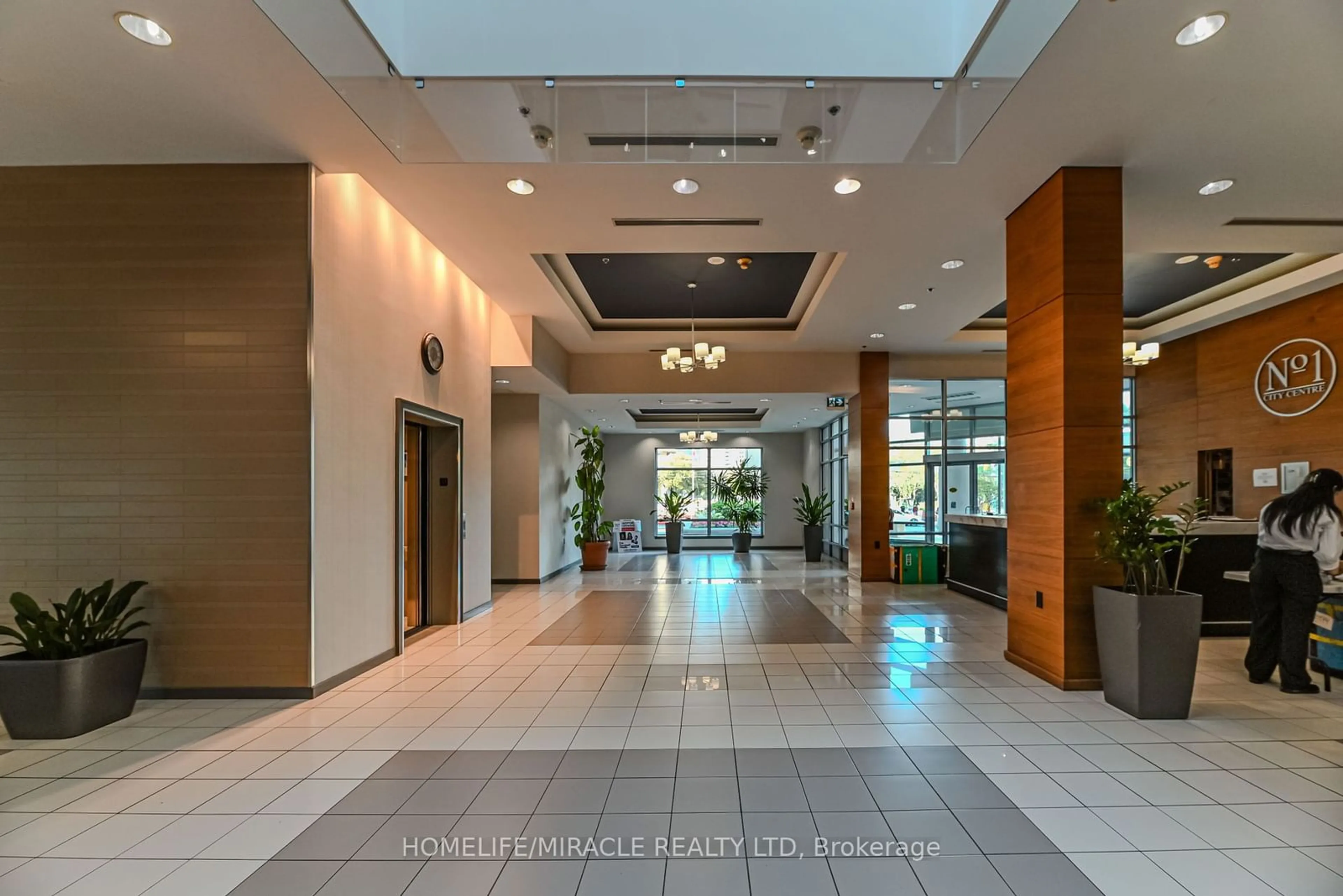 Indoor lobby, ceramic floors for 33 Elm Dr #502, Mississauga Ontario L5B 4M2