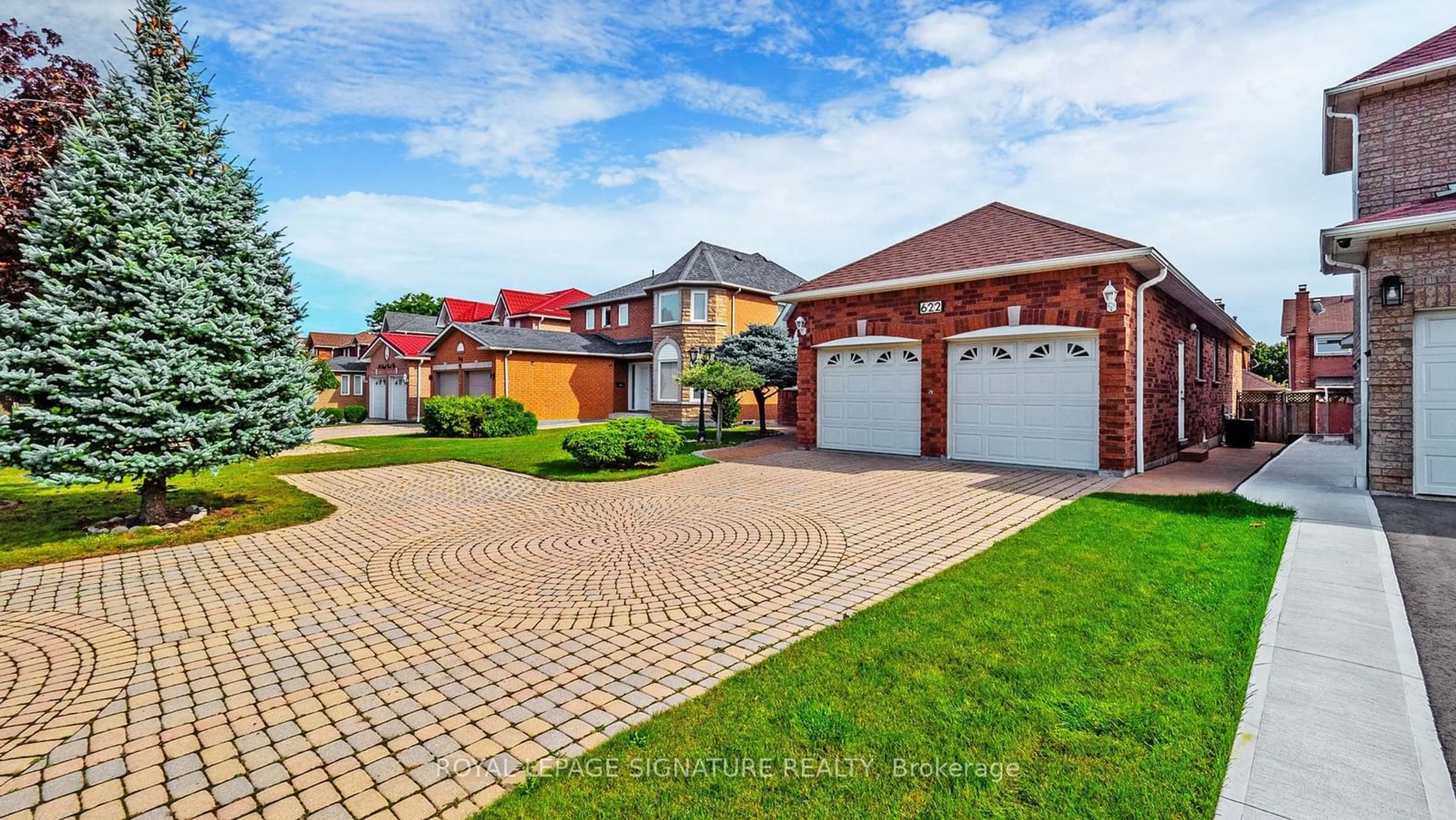 Home with brick exterior material for 622 Bristol Rd, Mississauga Ontario L5R 3S3