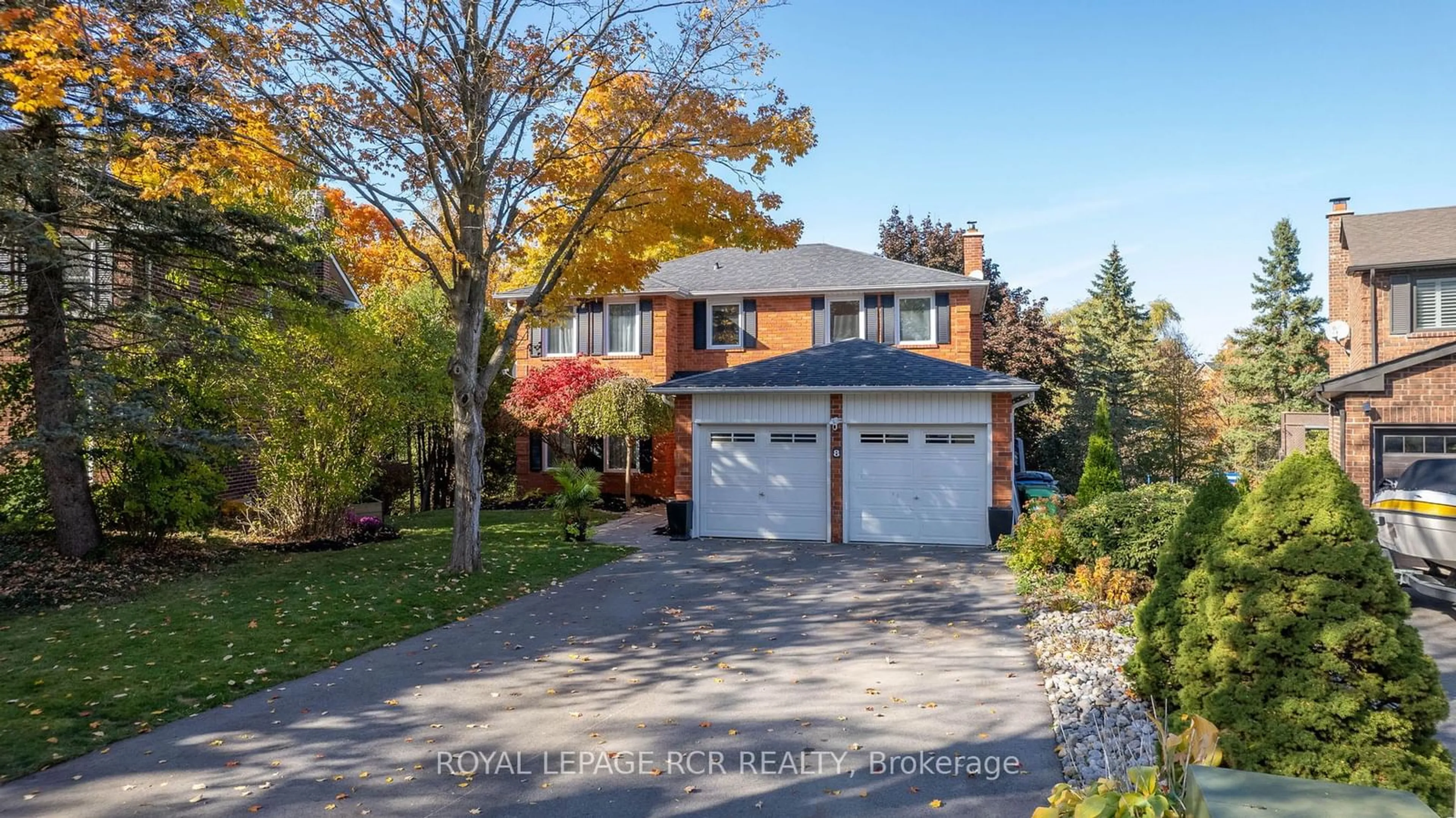 Frontside or backside of a home, the street view for 8 Grace Crt, Caledon Ontario L7E 3Z7