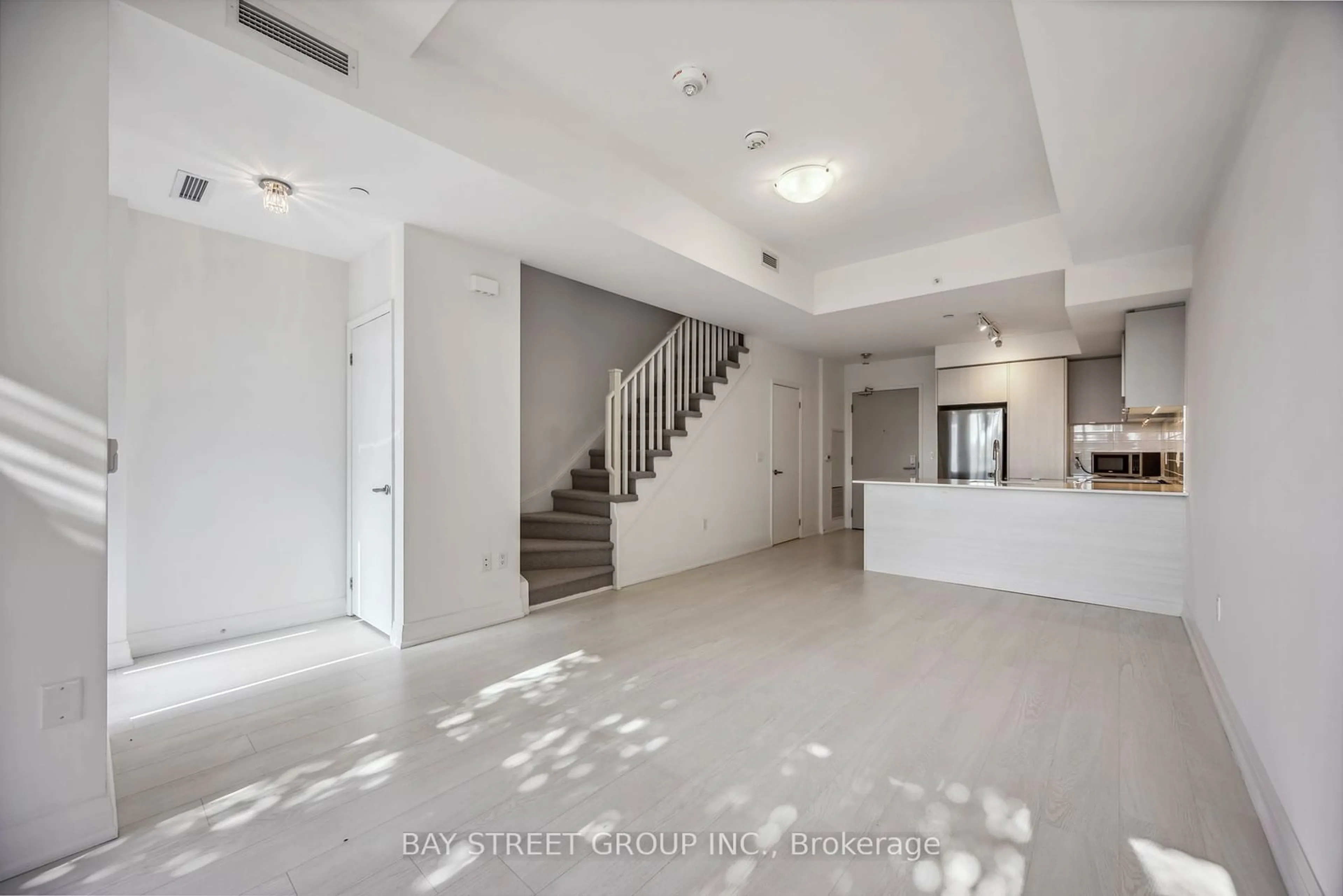 Indoor foyer, cement floor for 30 Gibbs Rd #Th101, Toronto Ontario M9B 0E4