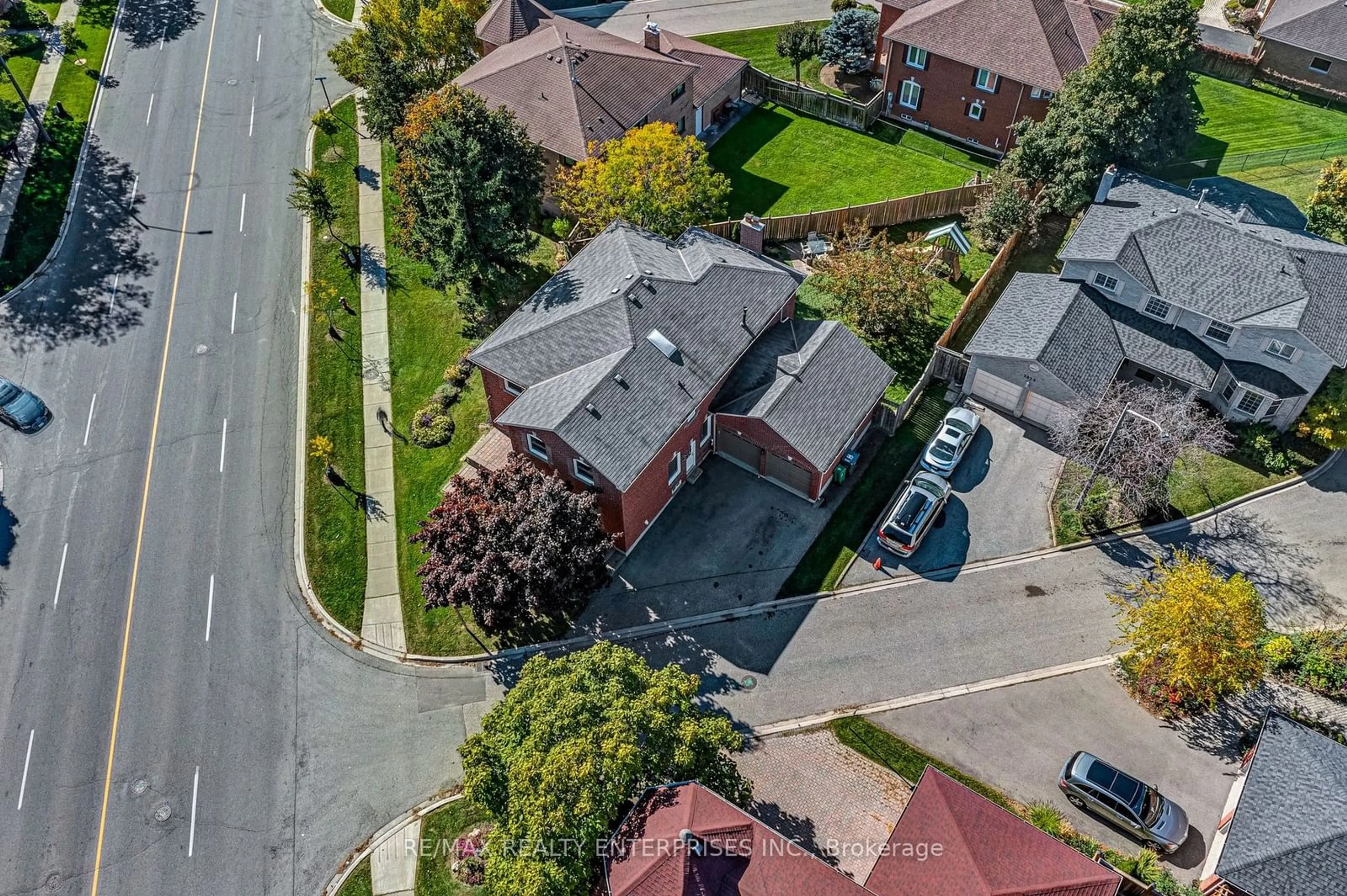 Frontside or backside of a home, the street view for 3821 Trelawny Circ, Mississauga Ontario L5N 5J6