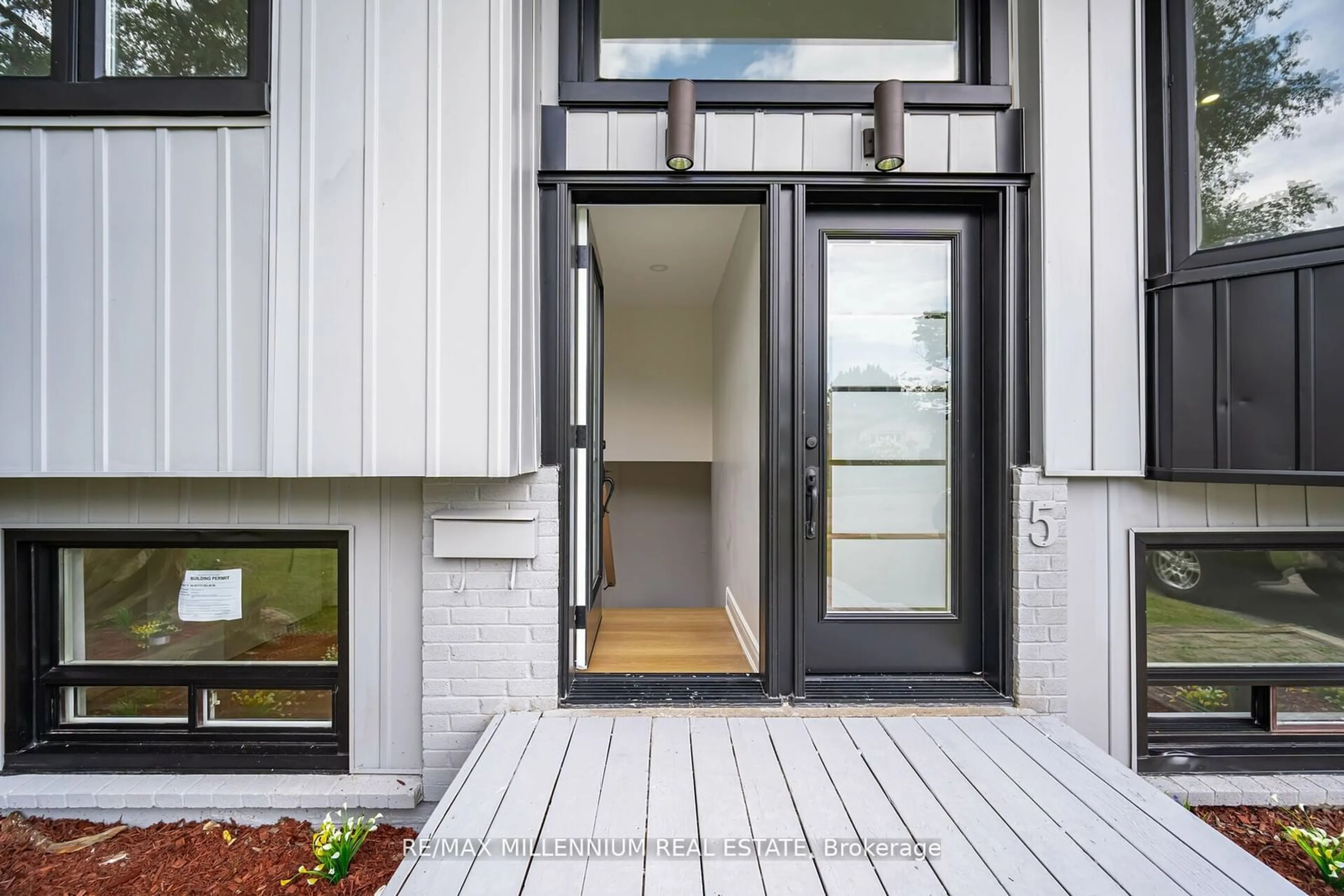 Indoor entryway, wood floors for 5 Madoc Rd, Brampton Ontario L6V 1Z8