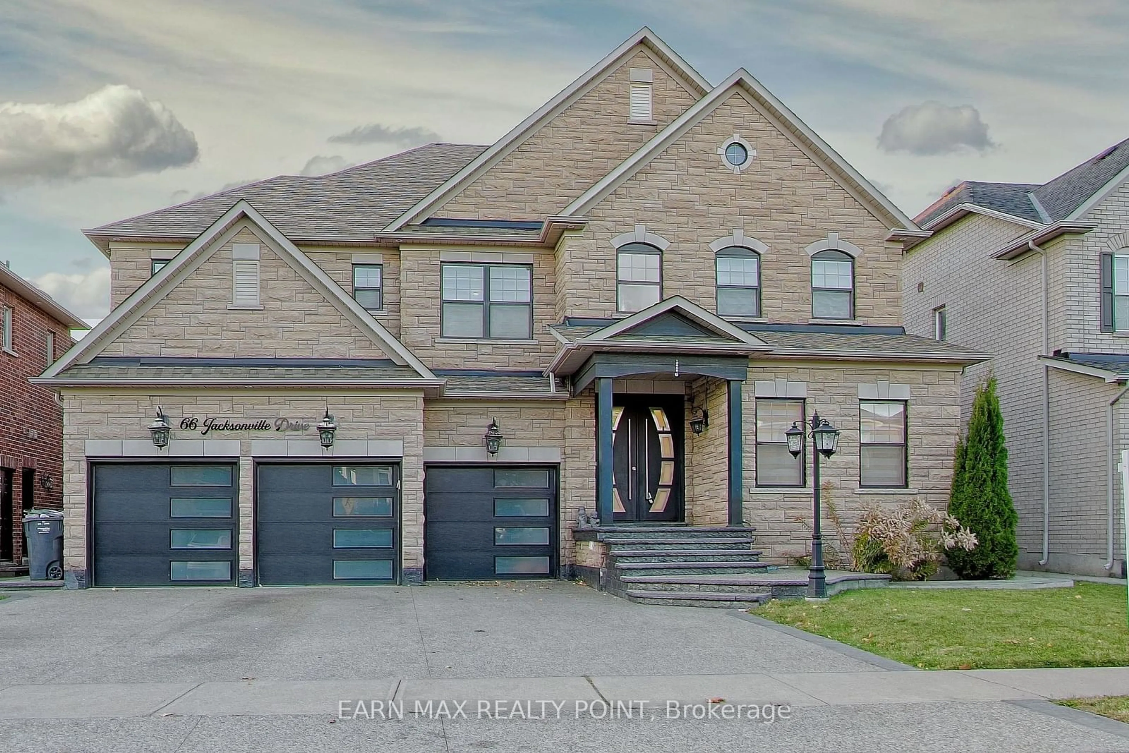 Home with brick exterior material for 66 Jacksonville Dr, Brampton Ontario L6P 2Z2