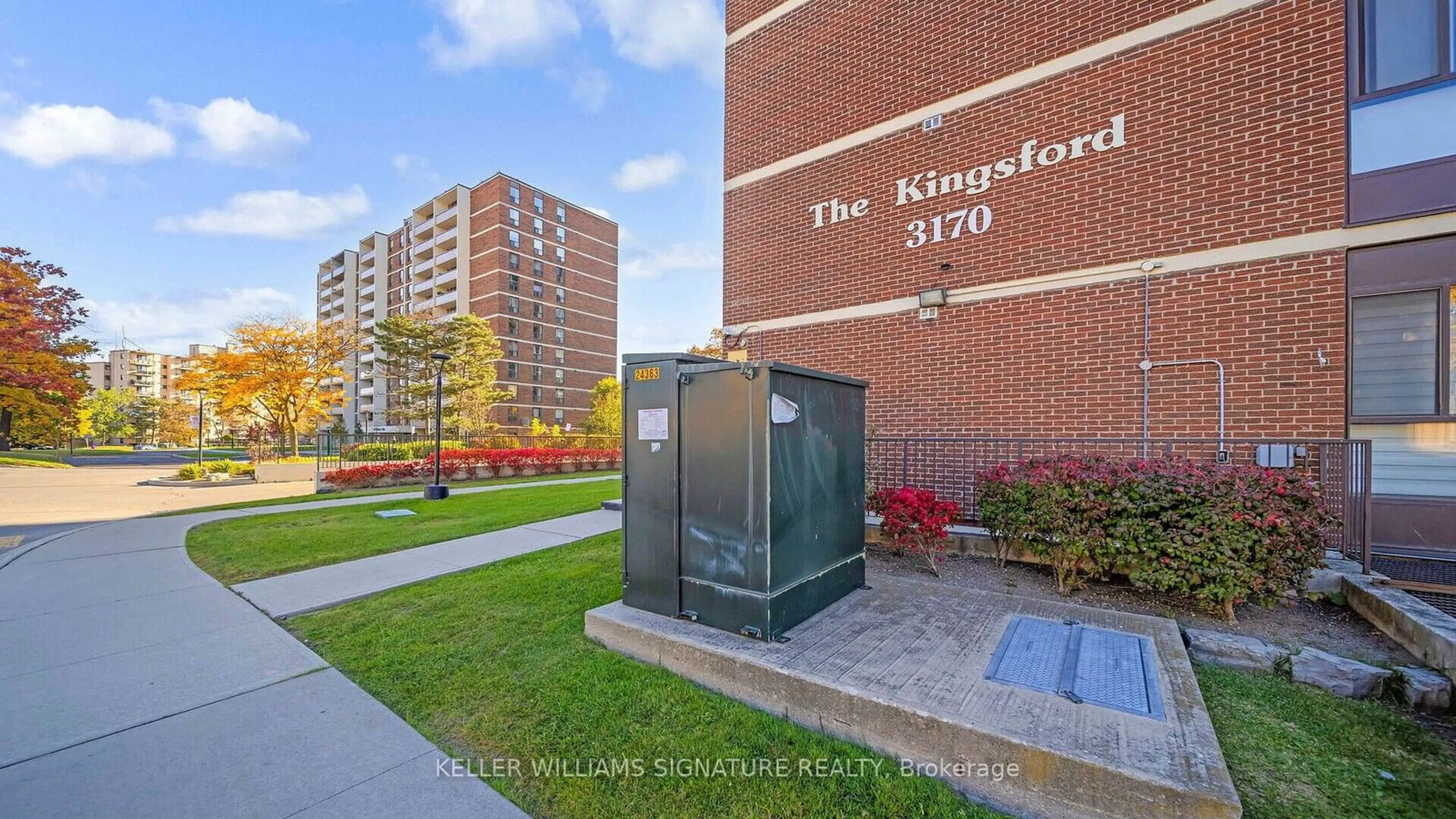 A pic from exterior of the house or condo, the front or back of building for 3170 Kirwin Ave #1601, Mississauga Ontario L5A 3R1